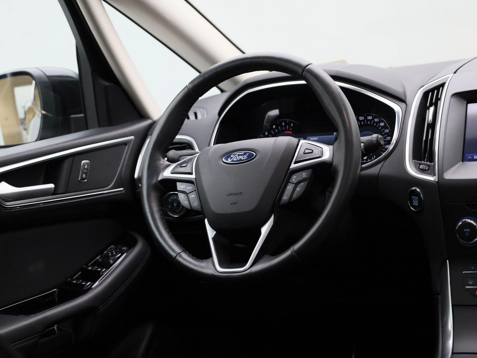 Ford-S-Max-image-36