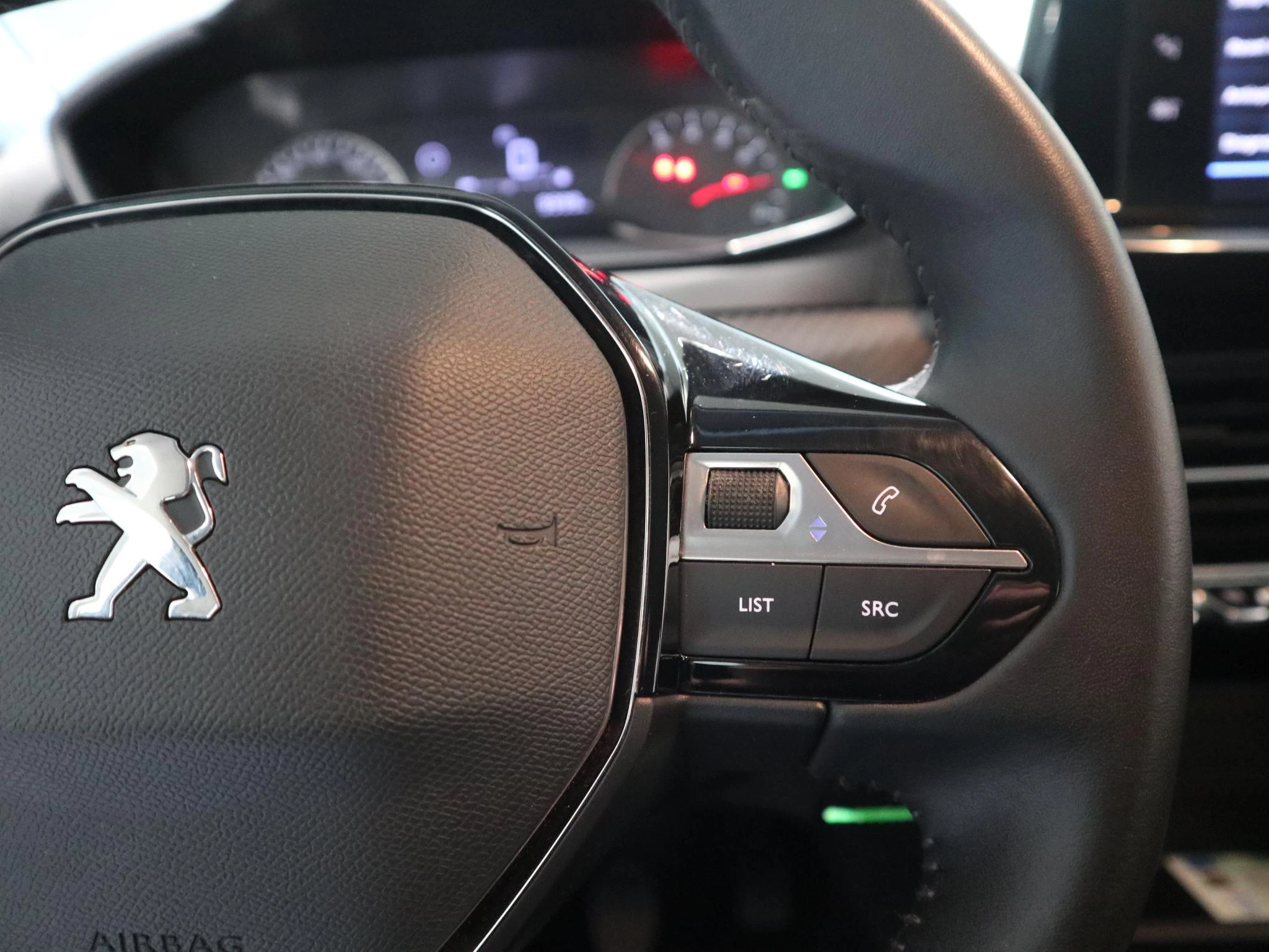Peugeot-208-image-13