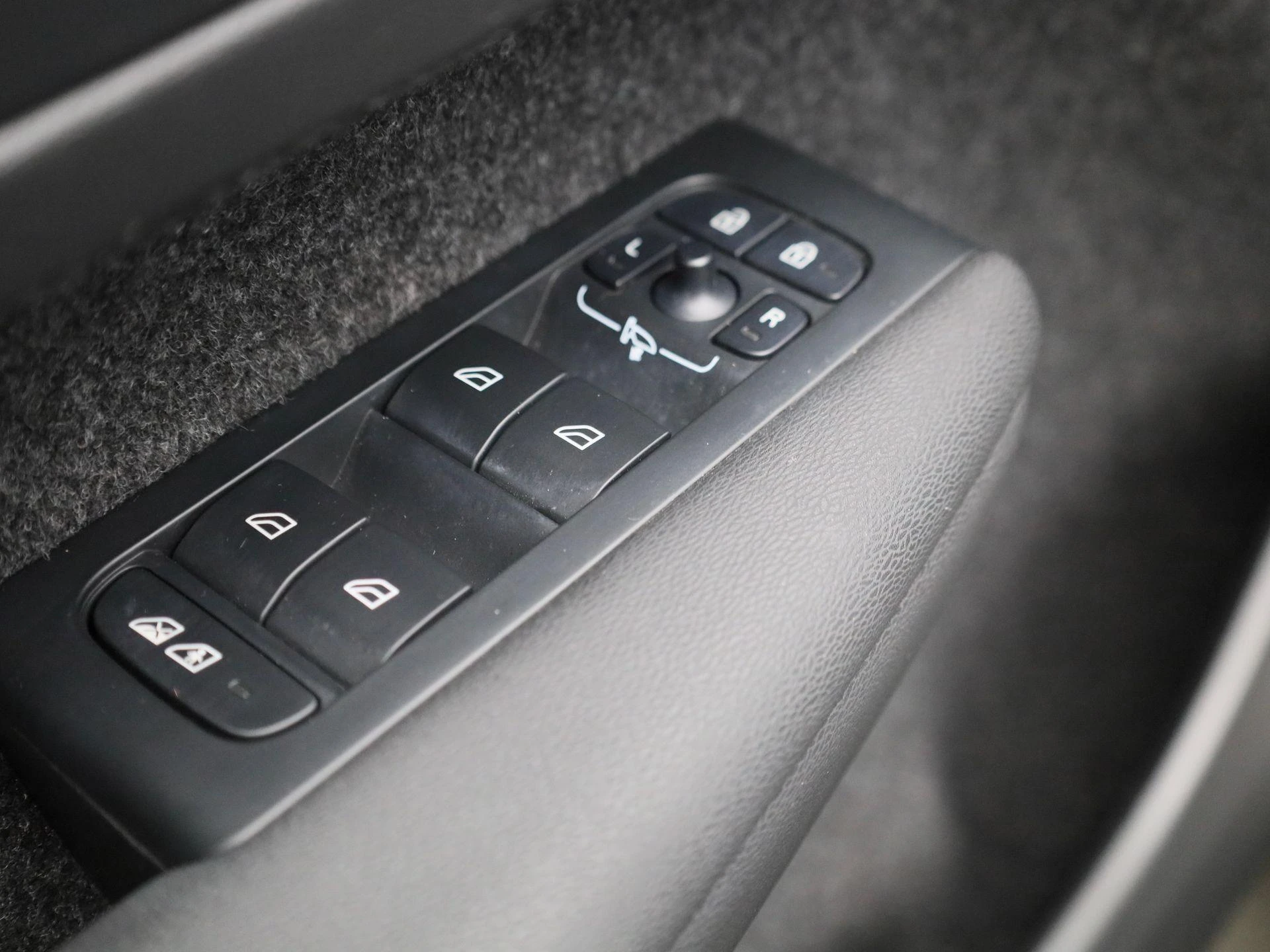 Volvo-XC40-image-29