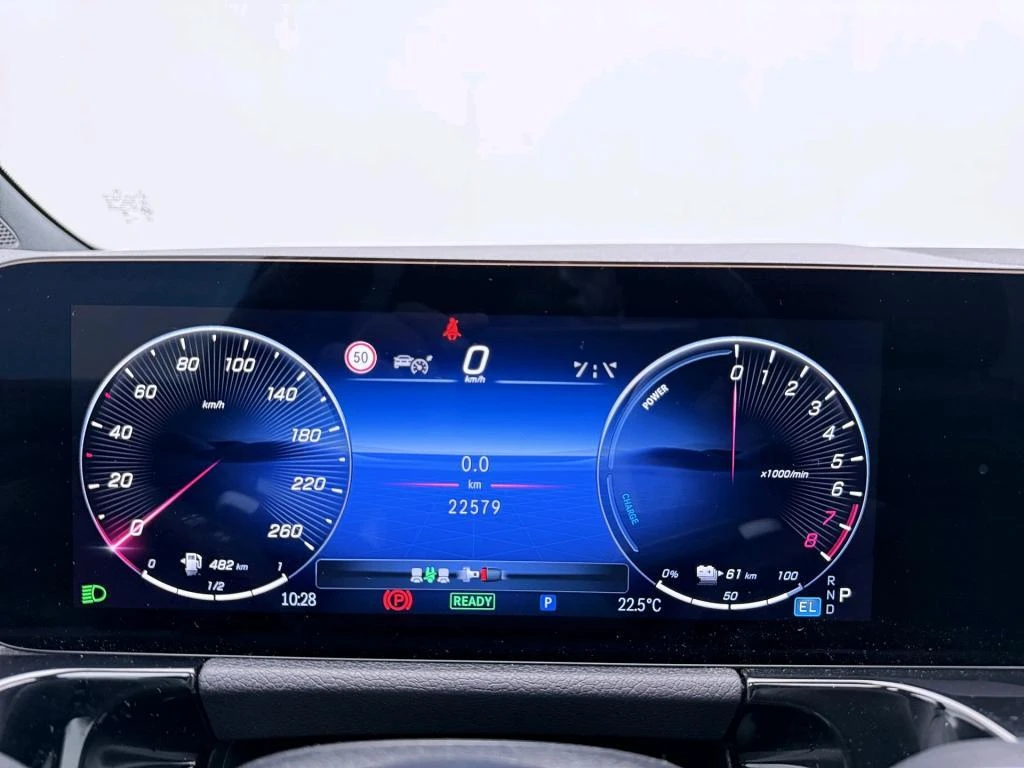 Mercedes-Benz-GLA-image-3