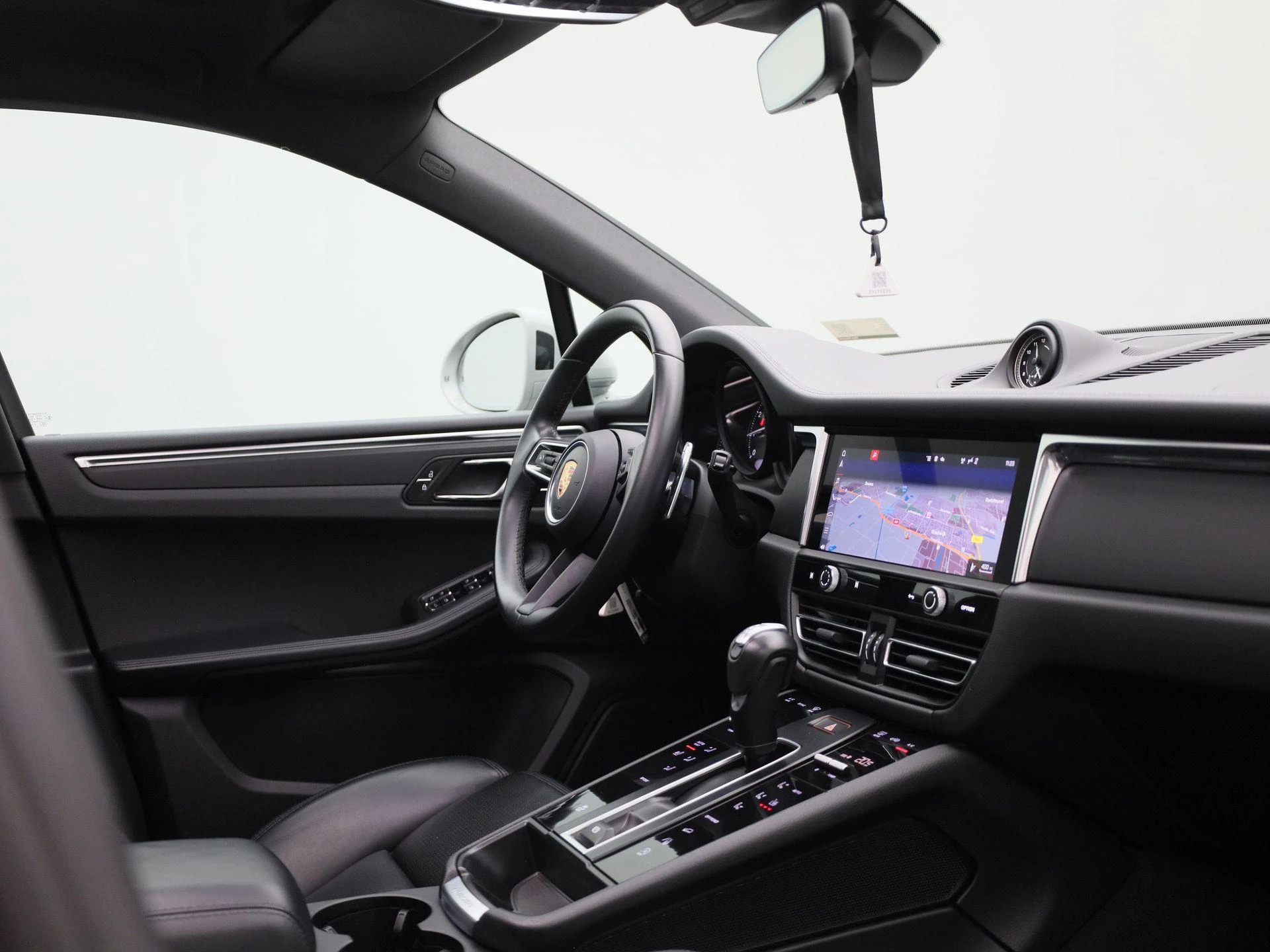 Porsche-Macan-image-39