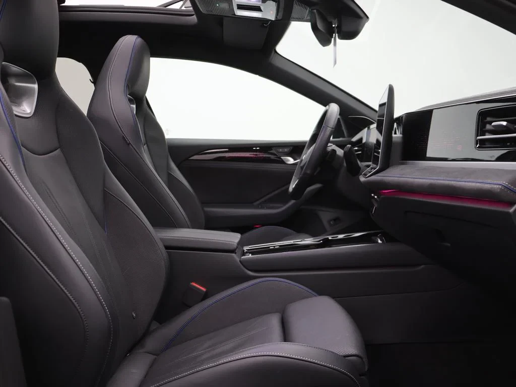 Volkswagen-Passat-image-12