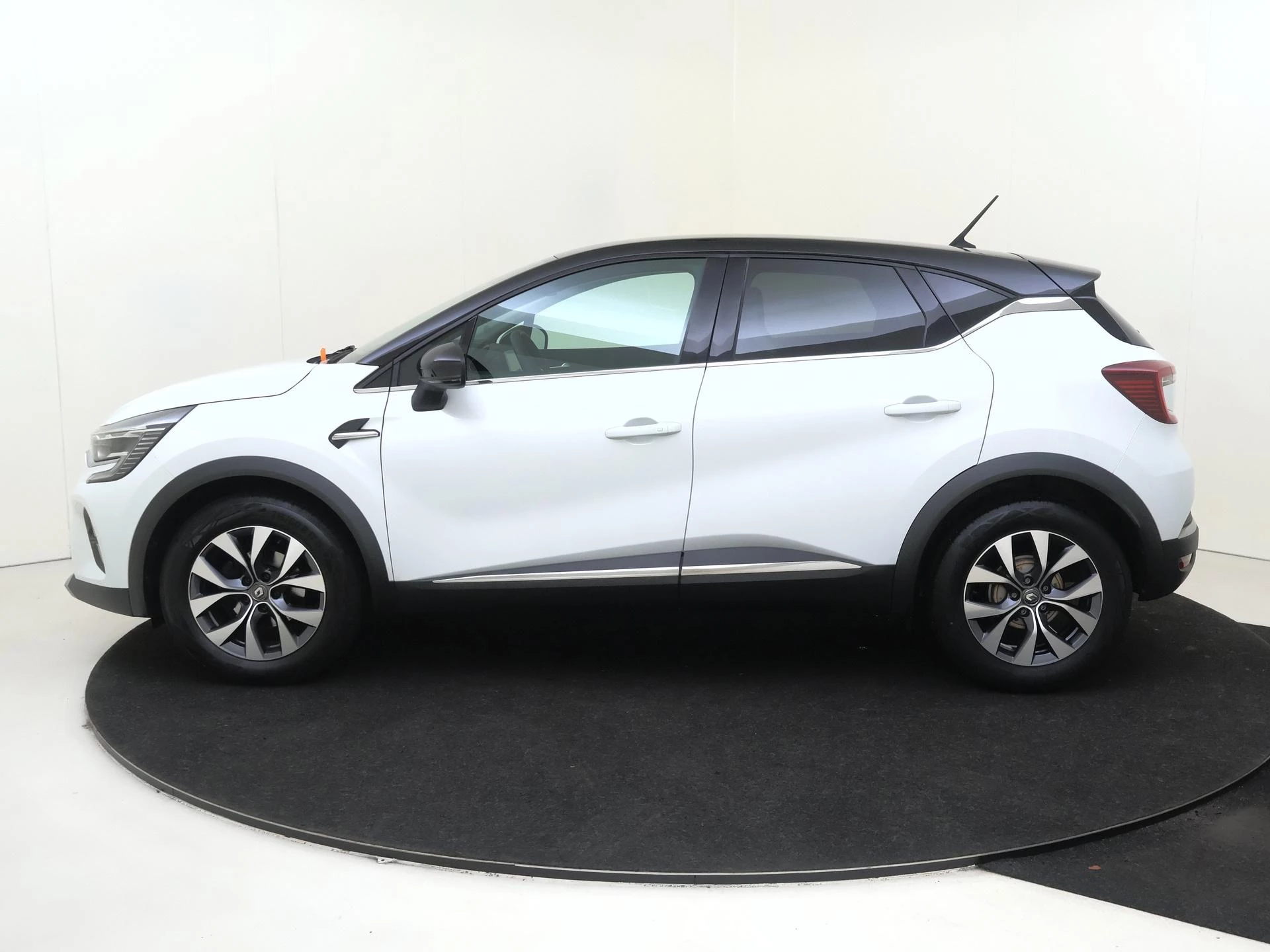 Renault-Captur-image-7