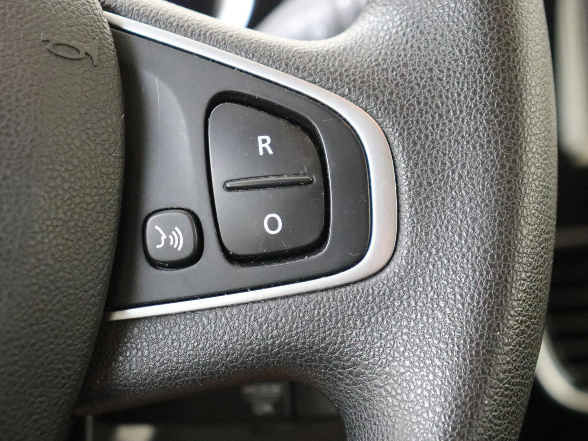 Renault-Clio-image-12