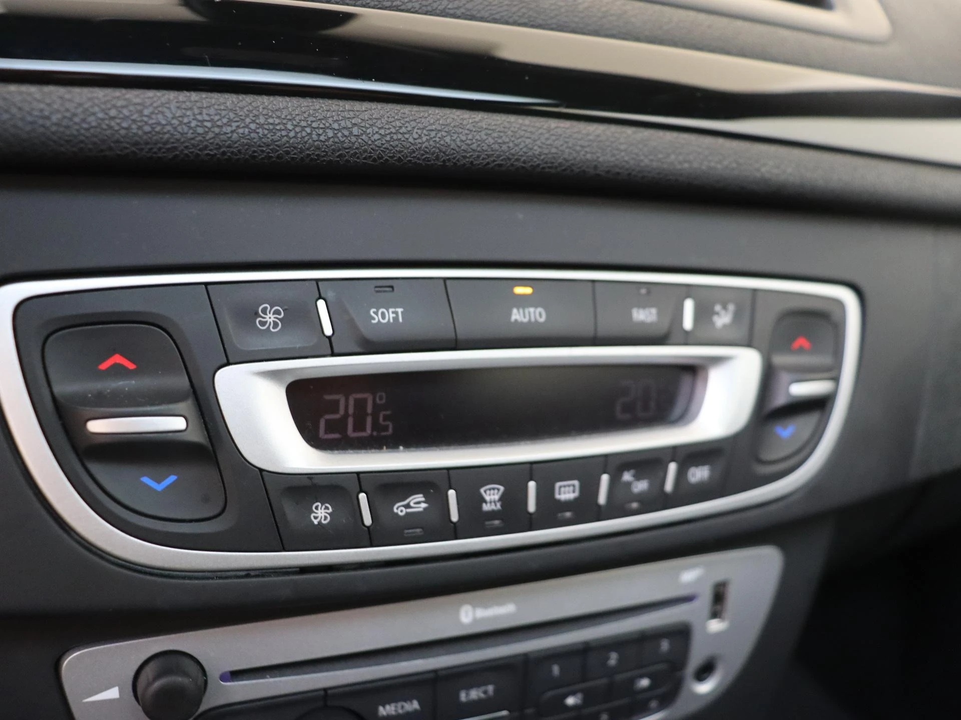 Renault-Mégane-image-18