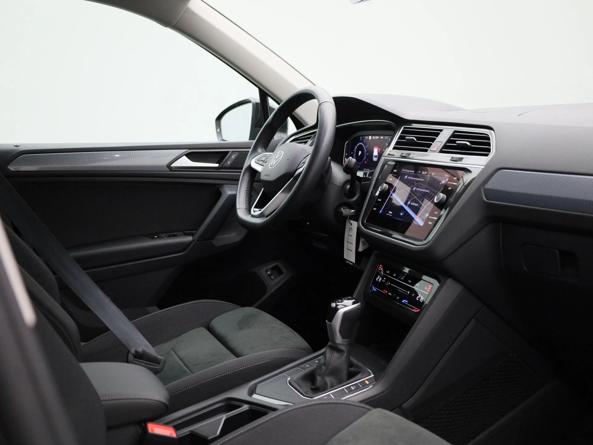 Volkswagen-Tiguan-image-31