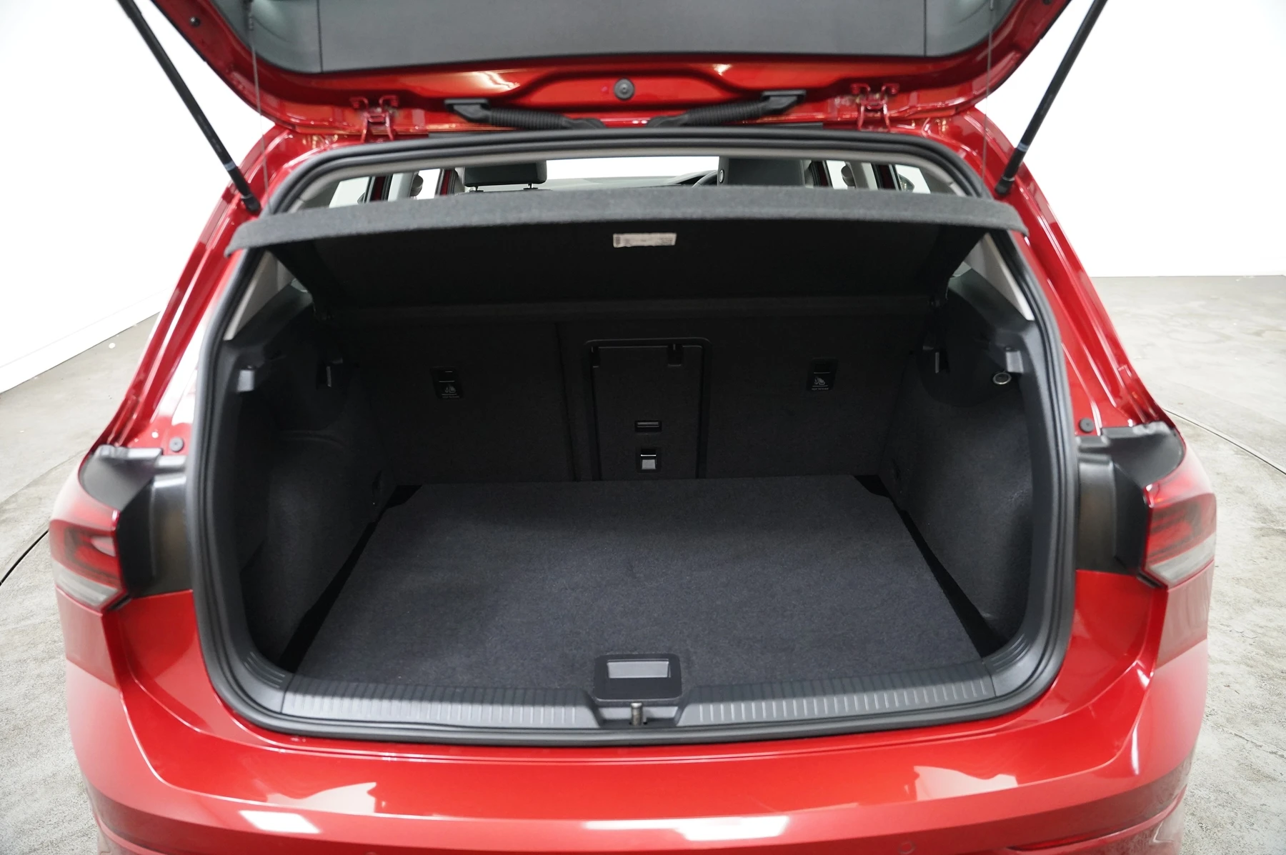 Volkswagen-Golf-image-13