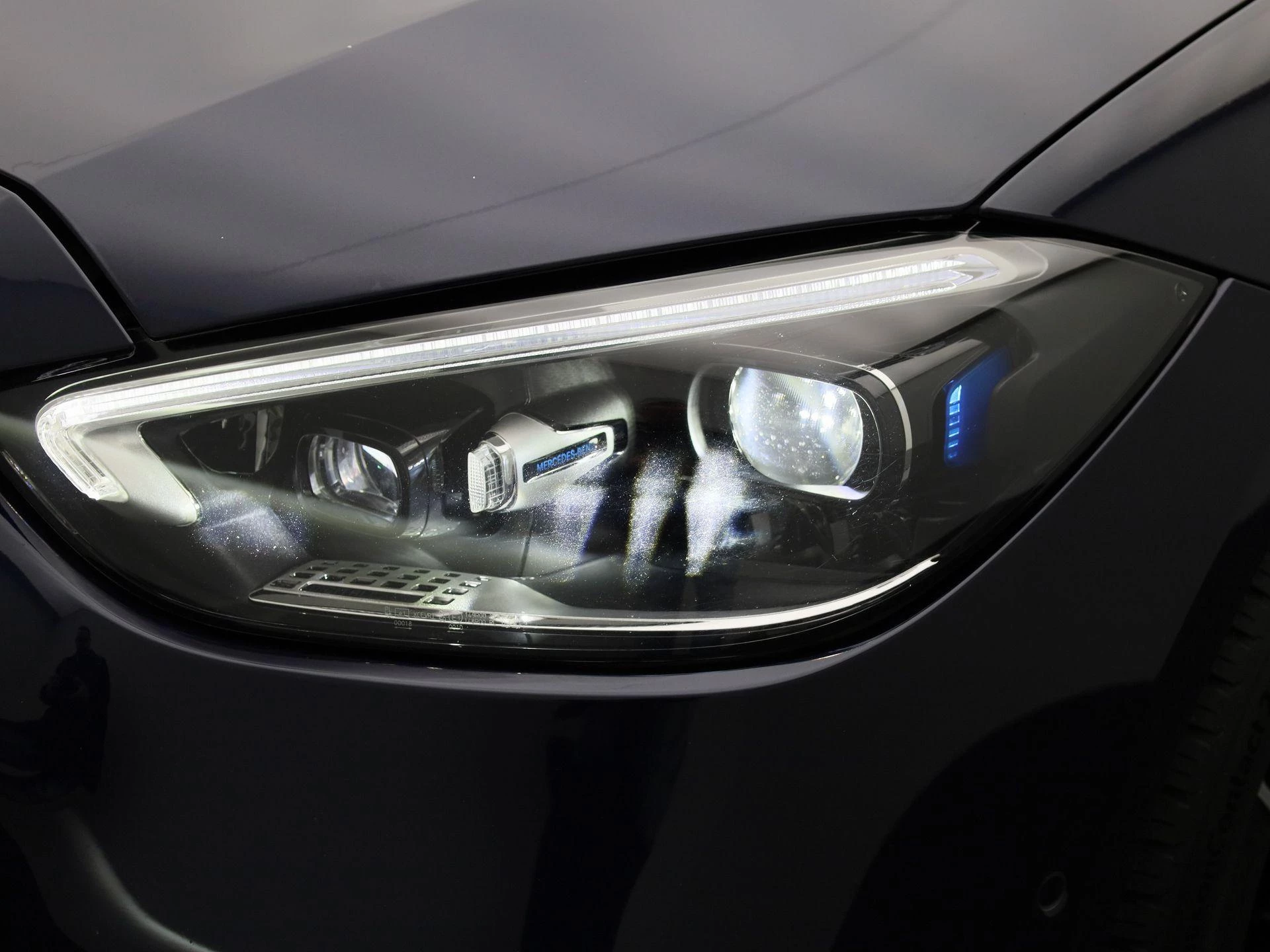 Mercedes-Benz-C-Klasse-image-13