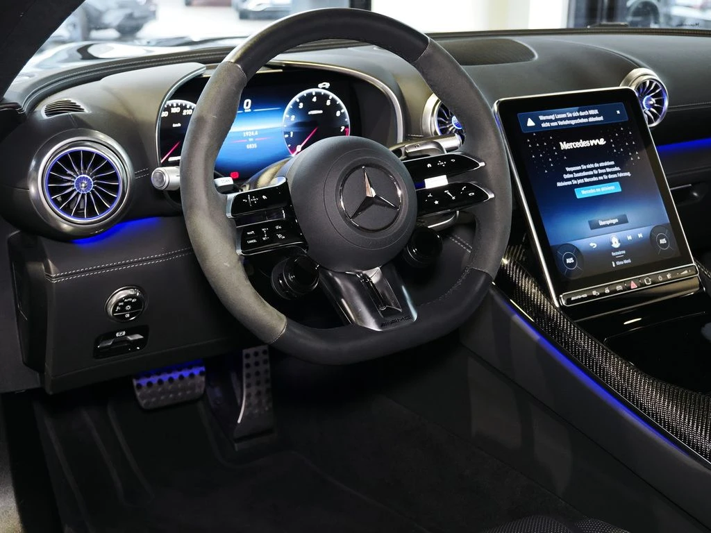 Mercedes-AMG-SL 63-image-8