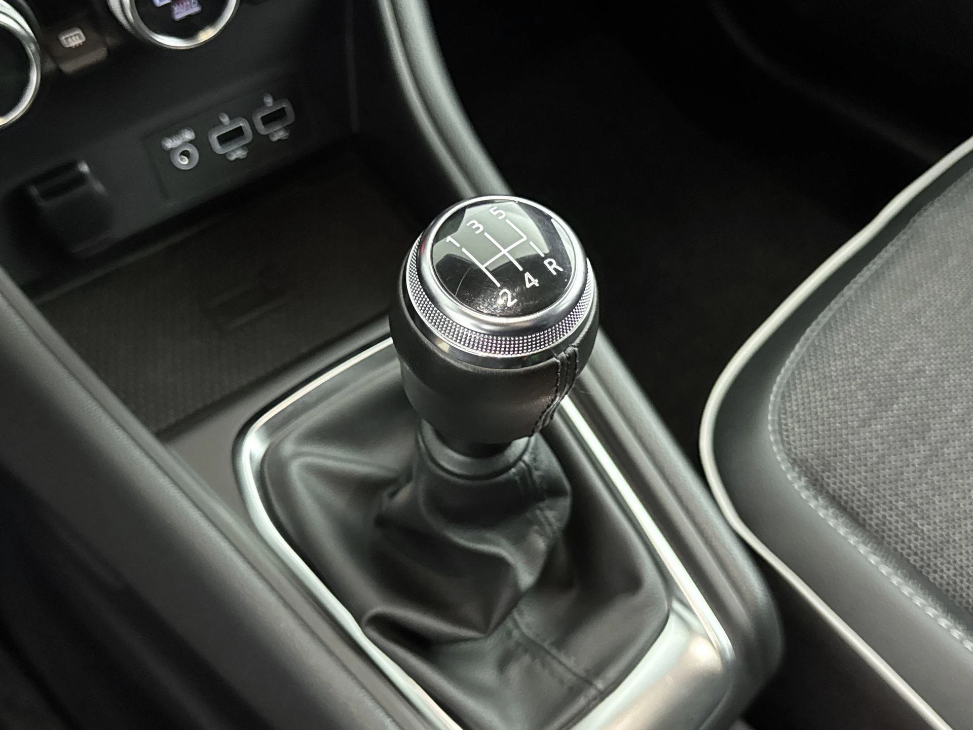 Renault-Captur-image-12