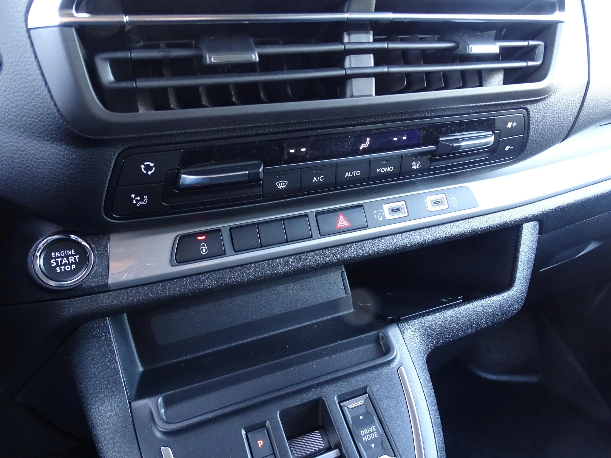 Opel-Vivaro-image-20