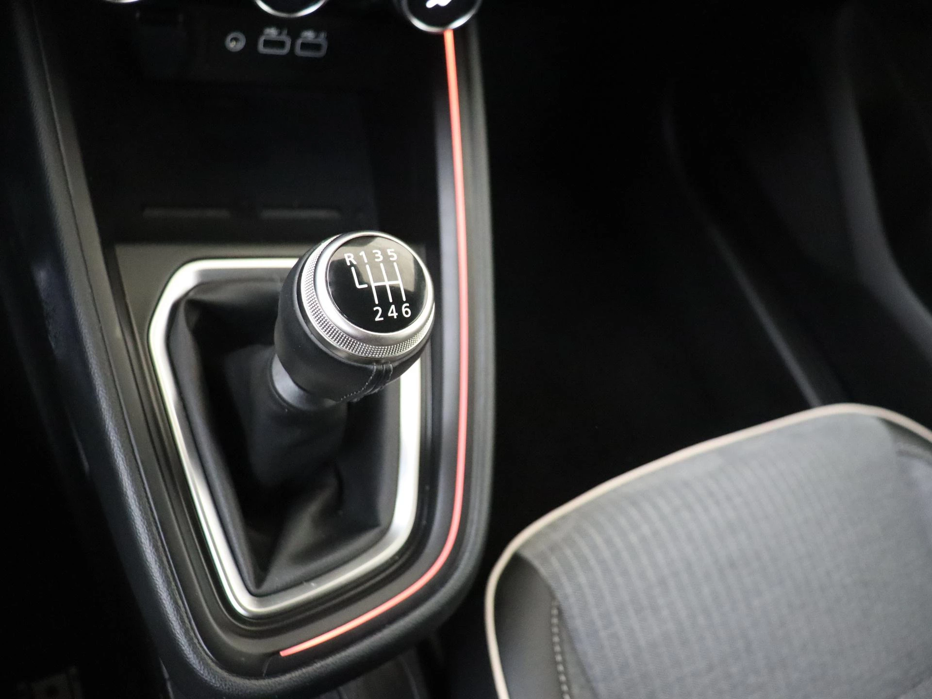 Renault-Clio-image-18