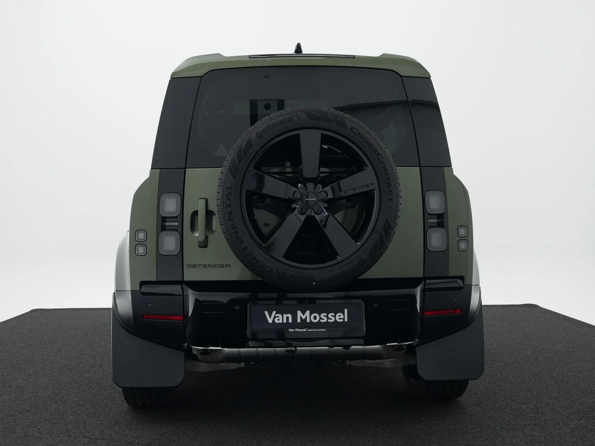 Land Rover-Defender-image-6