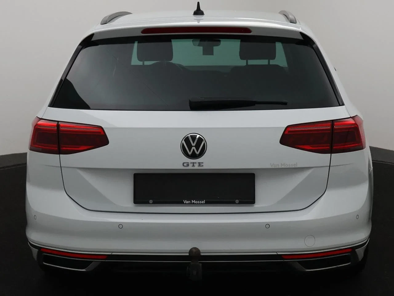 Volkswagen-Passat-image-5