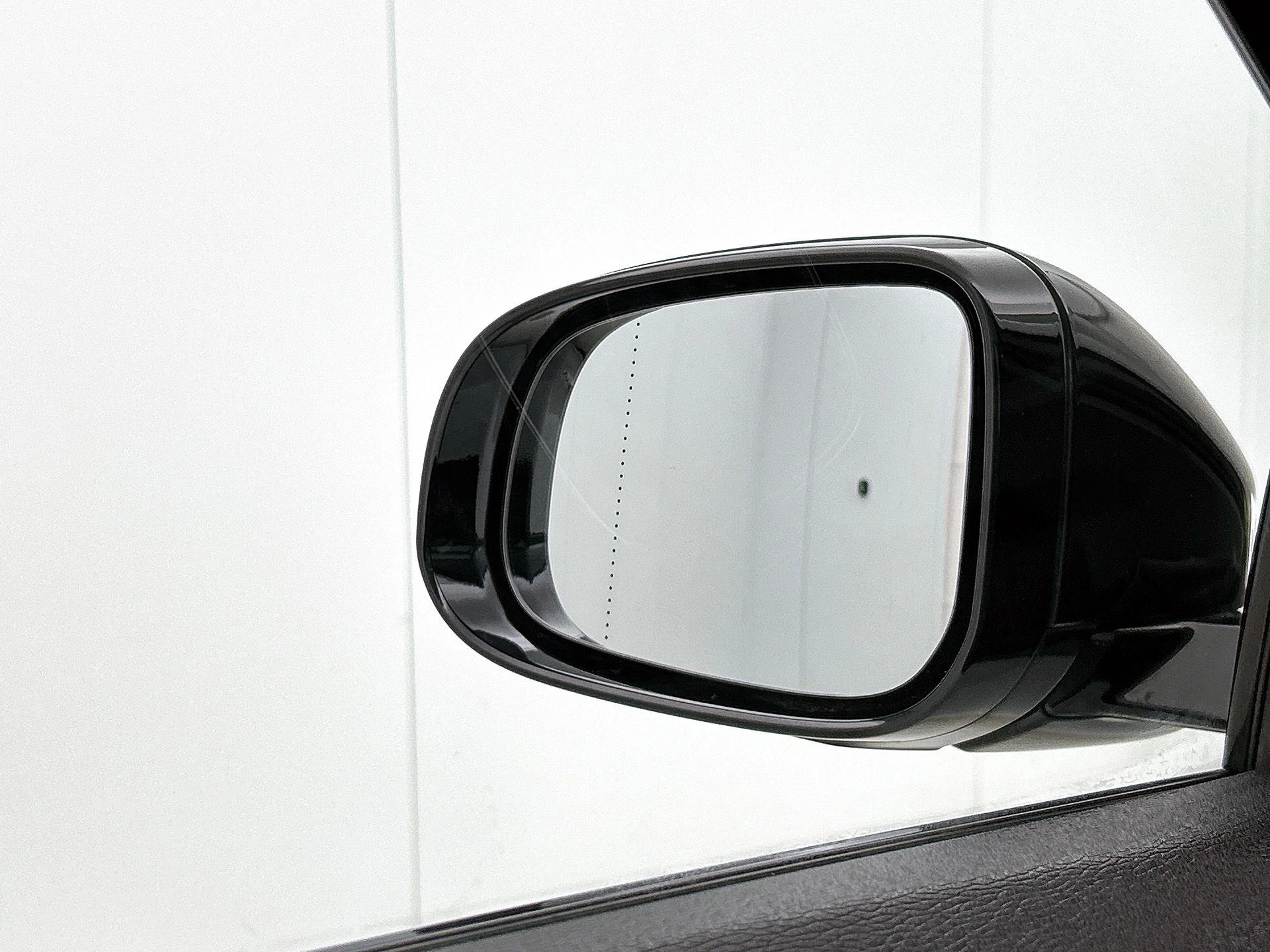 Volvo-V40-image-16