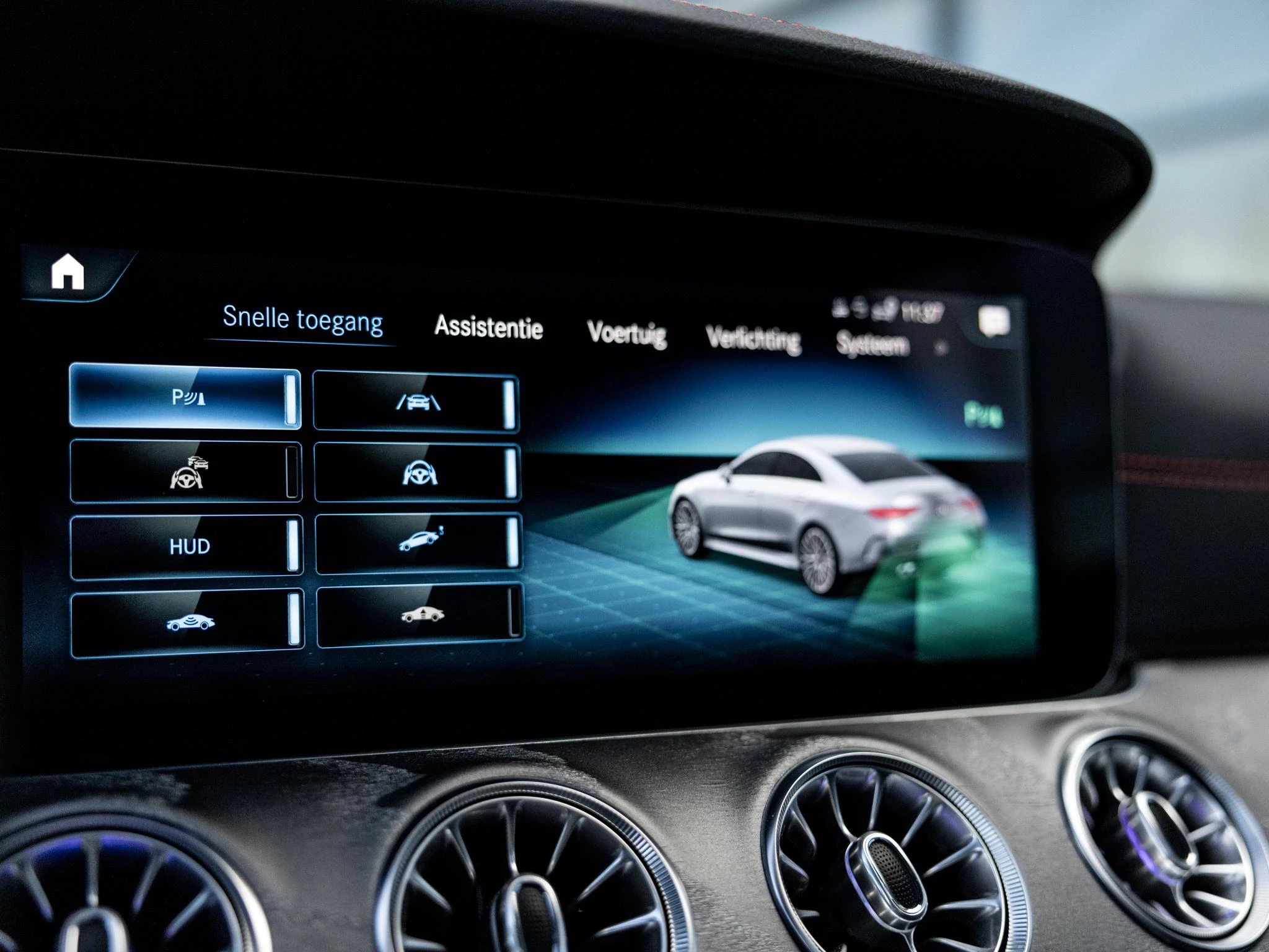 Mercedes-Benz-CLS-image-44