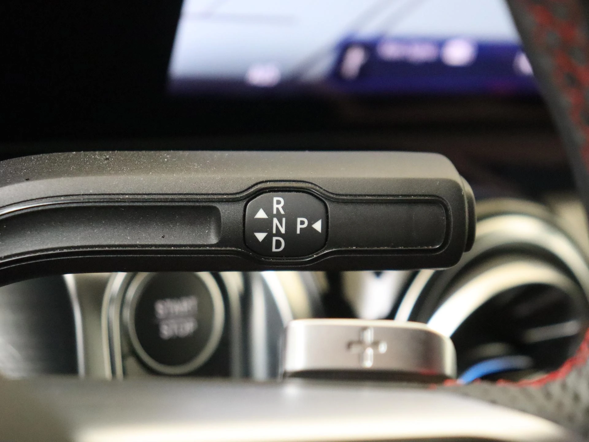 Mercedes-Benz-EQB-image-13