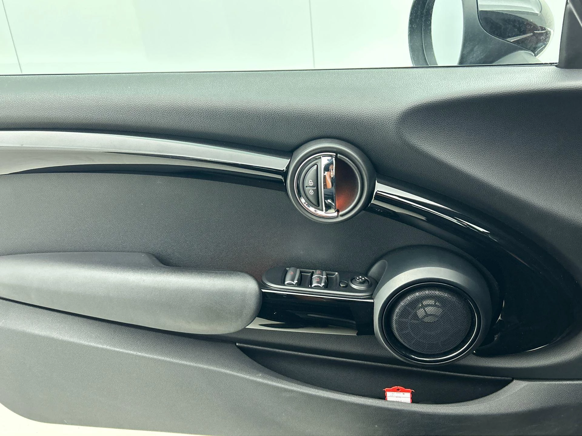 MINI-Cooper Cabrio-image-11