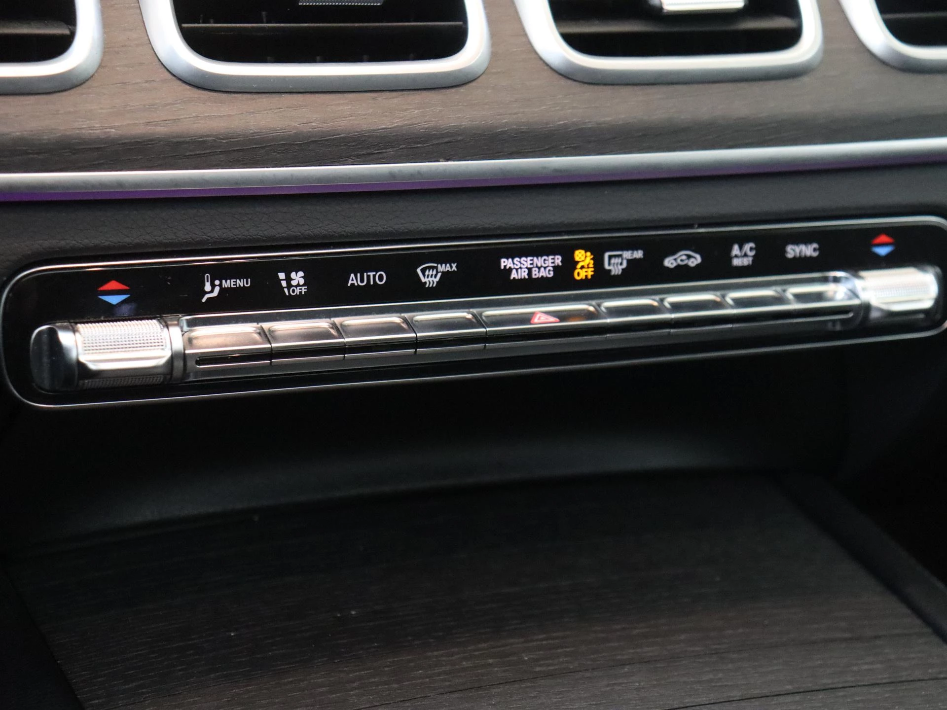 Mercedes-Benz-GLE-image-19