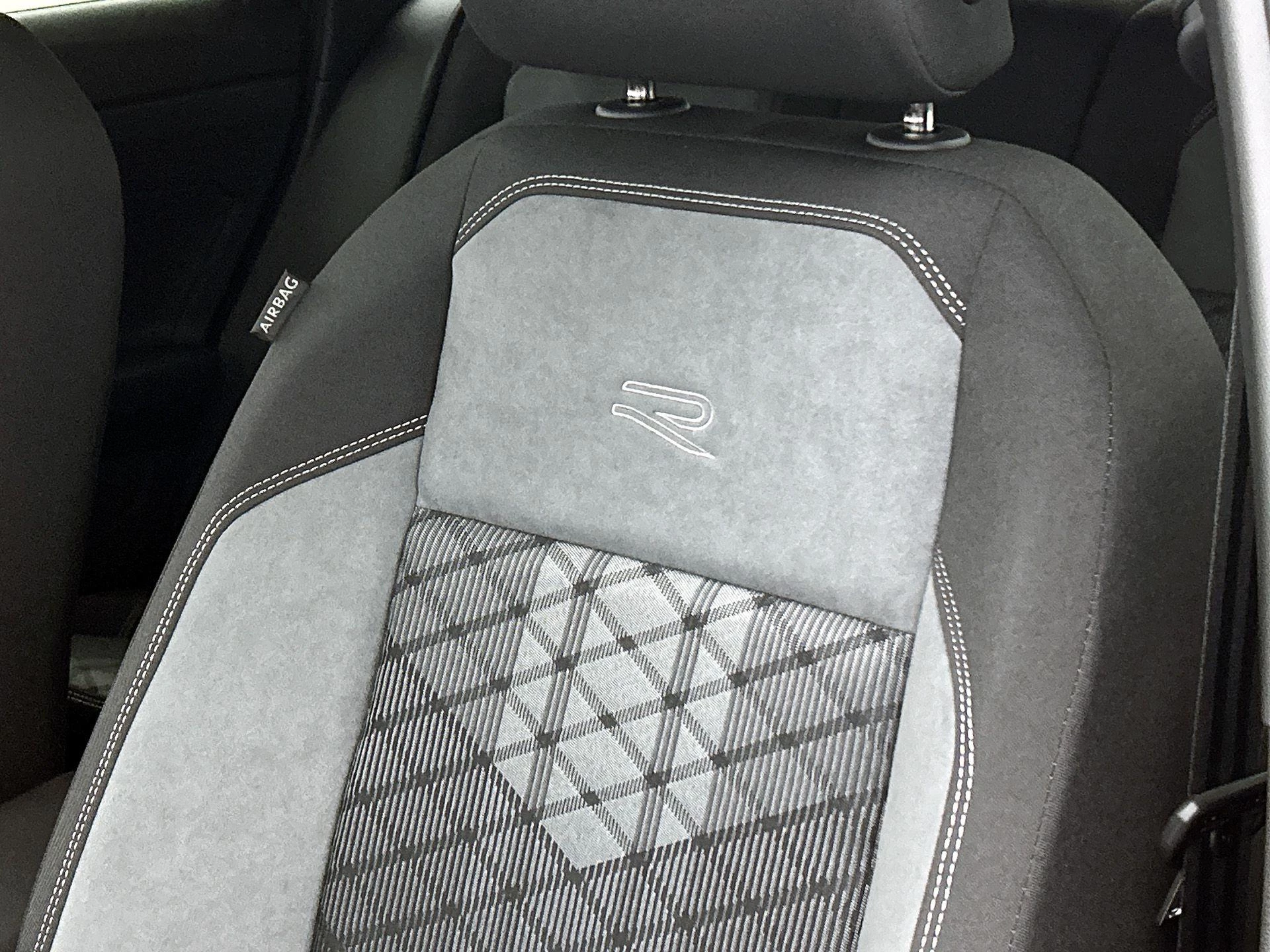 Volkswagen-Polo-image-14