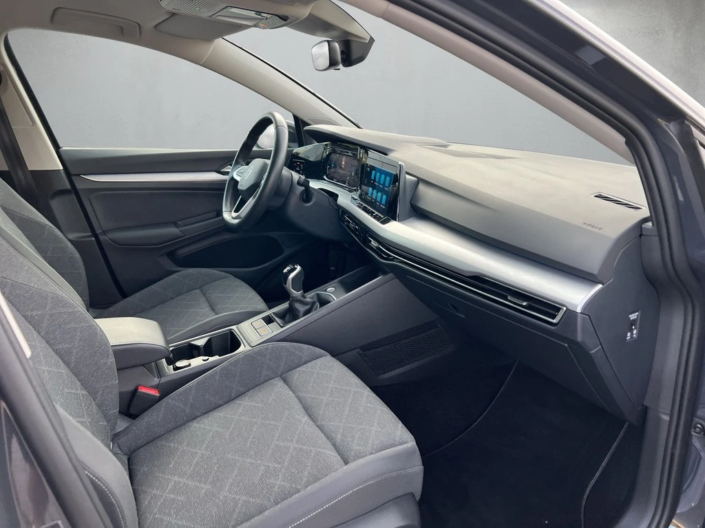 Volkswagen-Golf-image-12