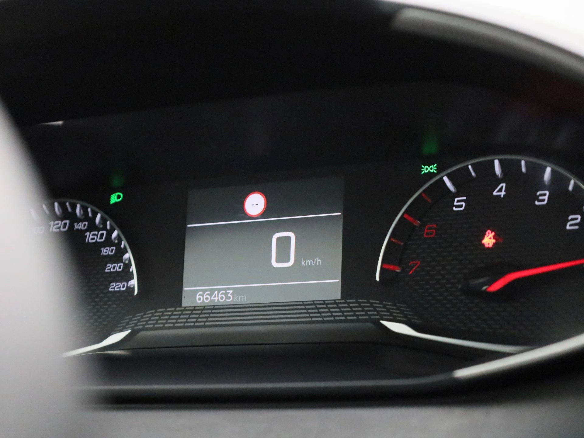 Peugeot-208-image-26