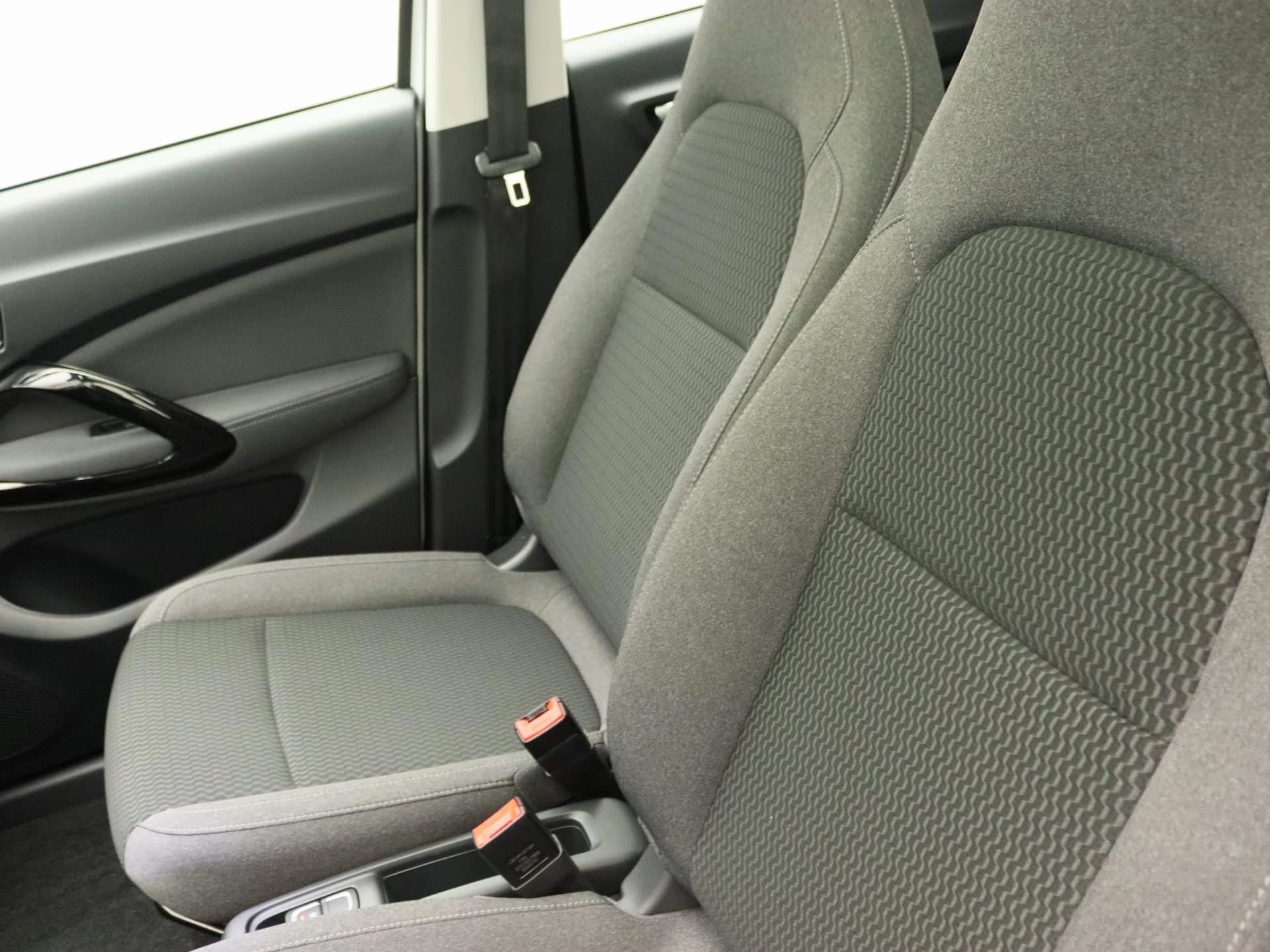 Leapmotor-T03-image-11