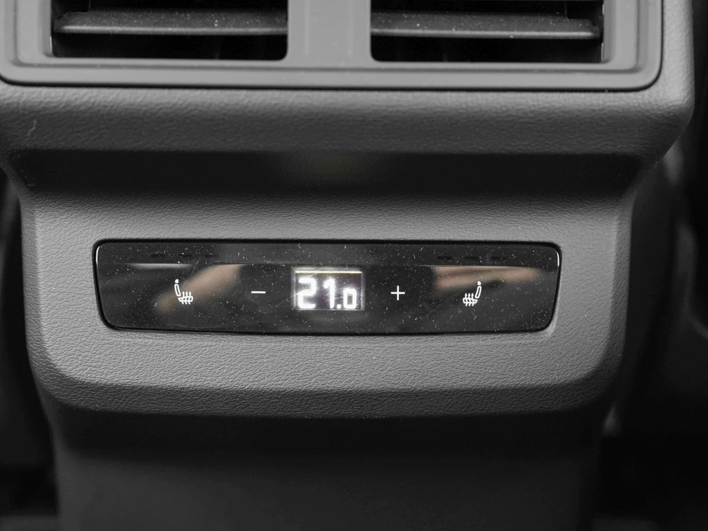 Audi Q5 2.0 TDI S line edition one Tech pro AHK Matrix