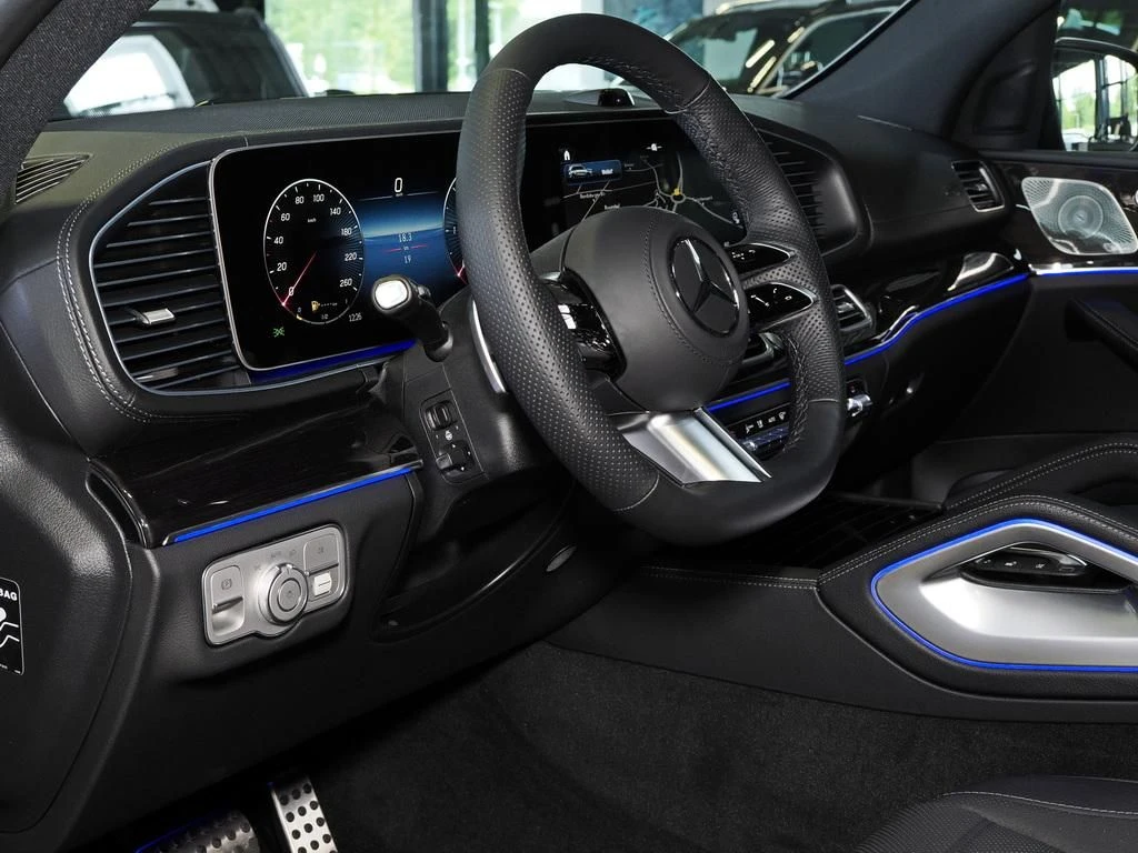 Mercedes-Benz-GLS 450 d-image-6