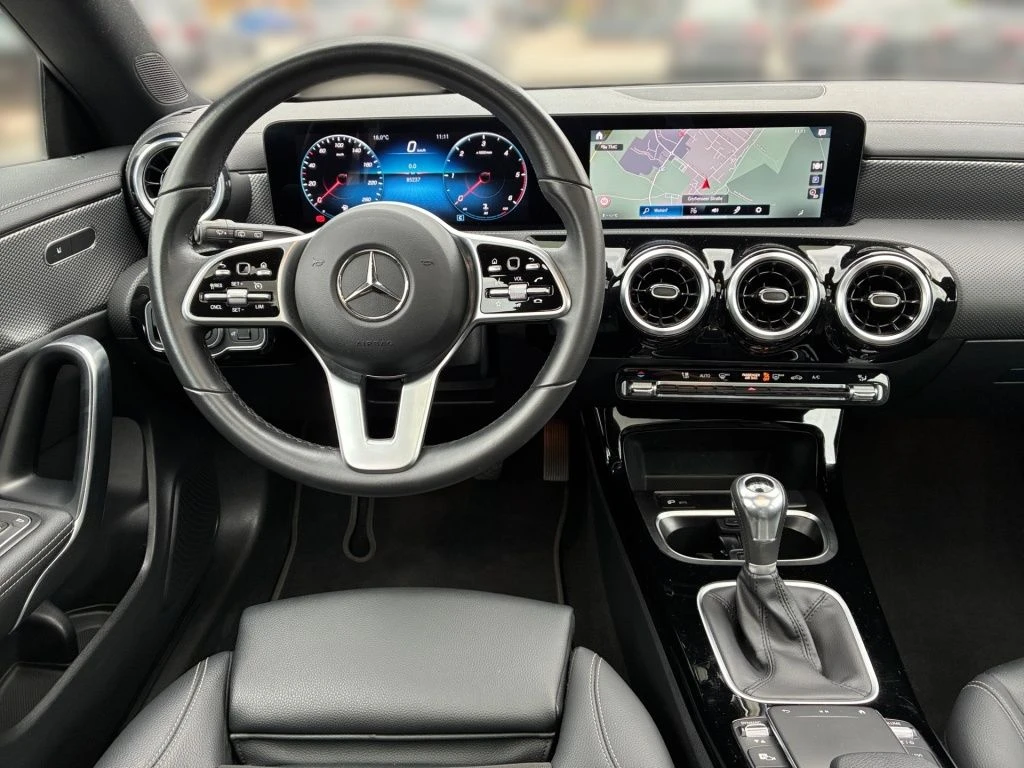 Mercedes-Benz-CLA 200 d-image-10