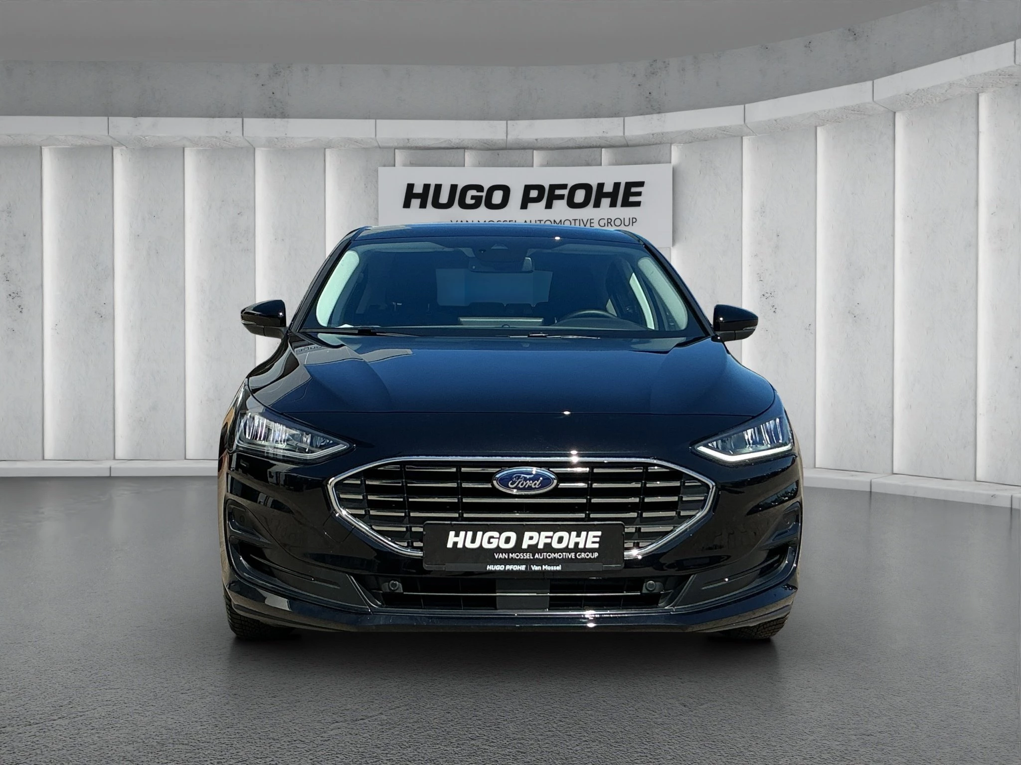 Ford Focus Titanium Edition Limousine Automatik & Panoramadach *HEZ Aktion*