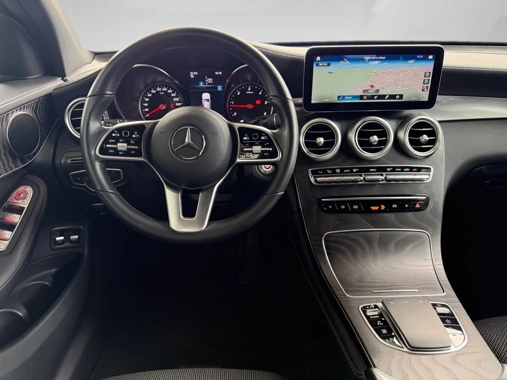 Mercedes-Benz-GLC 220 d-image-9