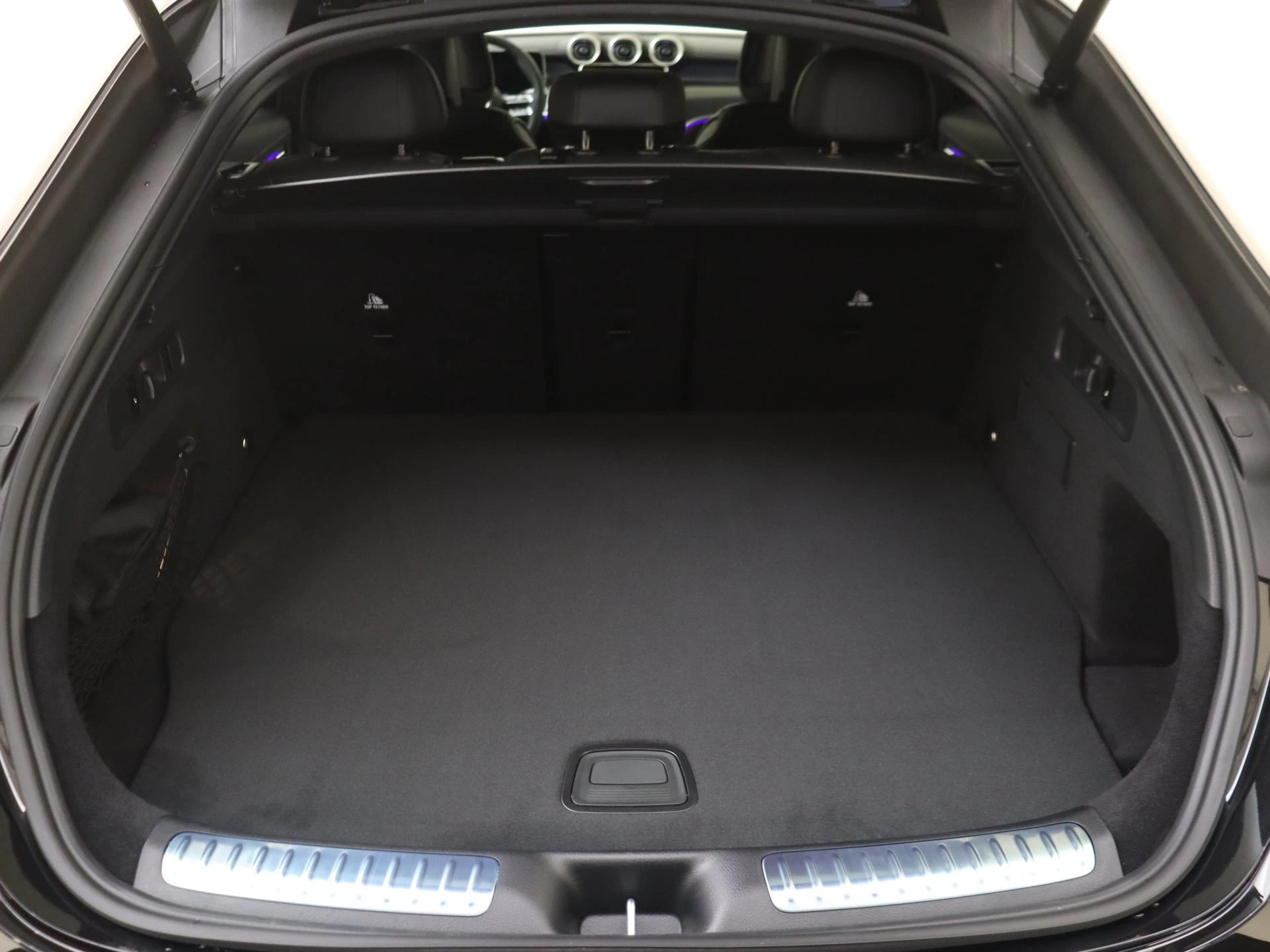 Mercedes-Benz-GLC-image-32