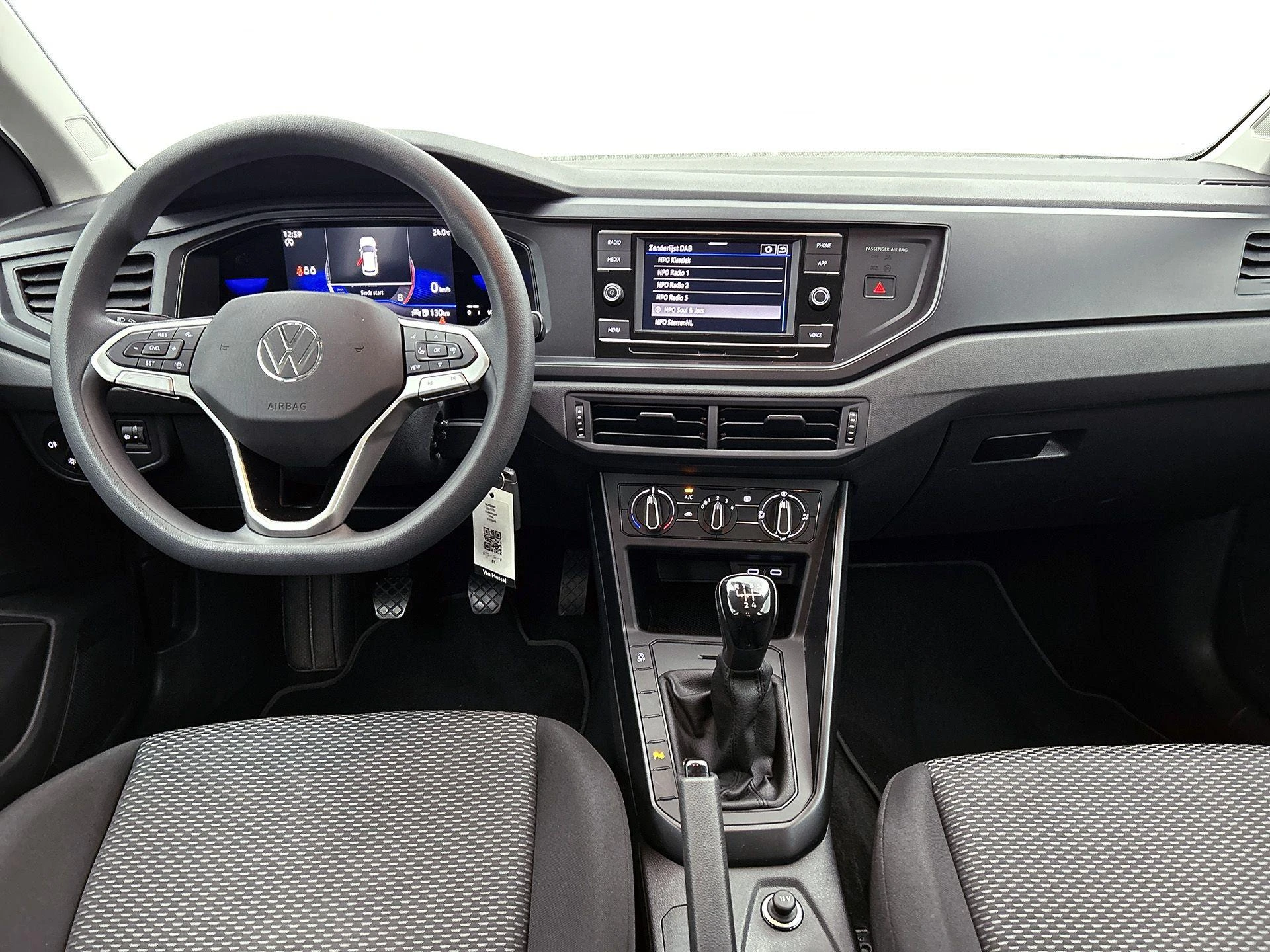 Volkswagen-Polo-image-21