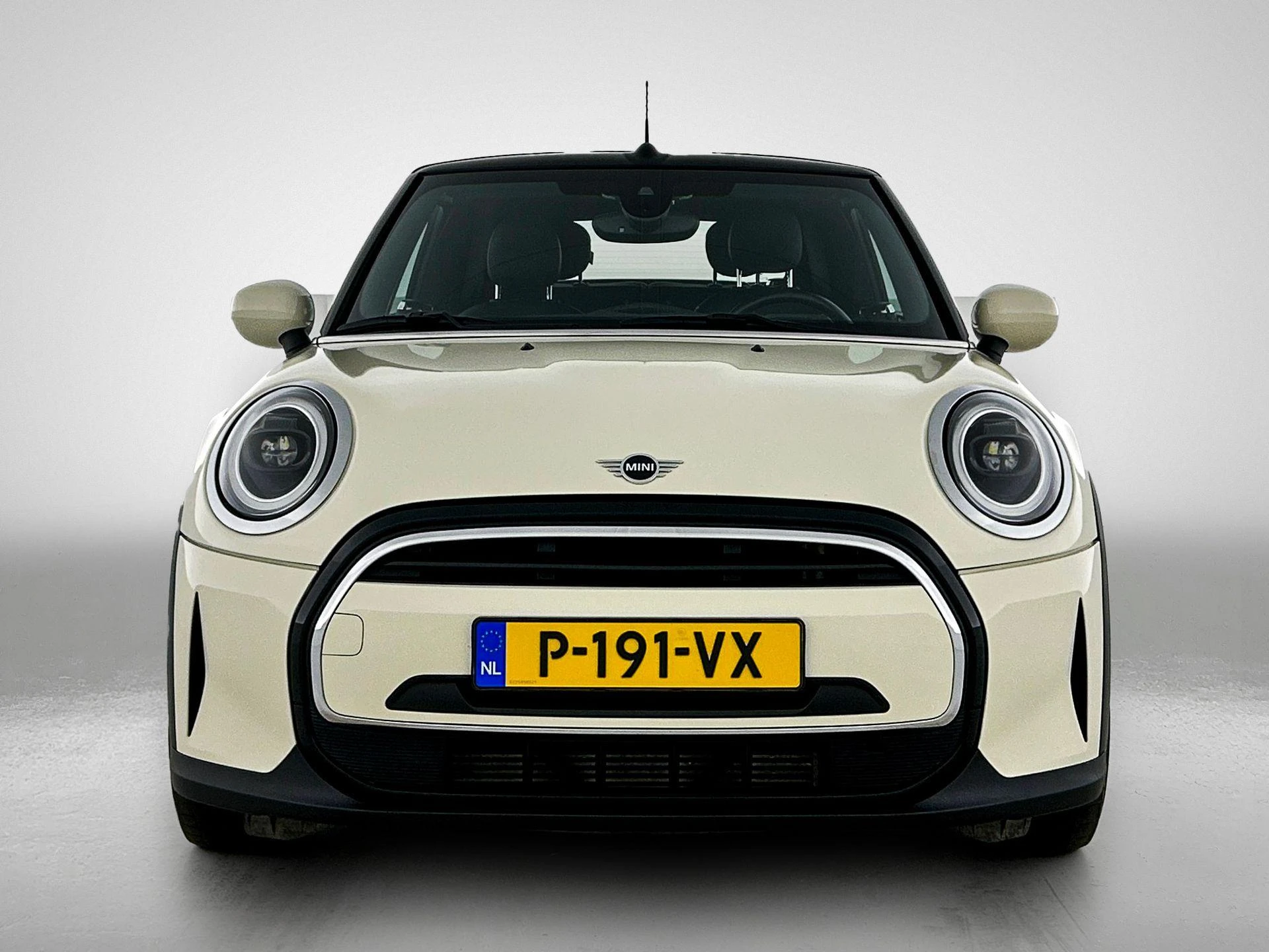 MINI-Cooper Cabrio-image-4
