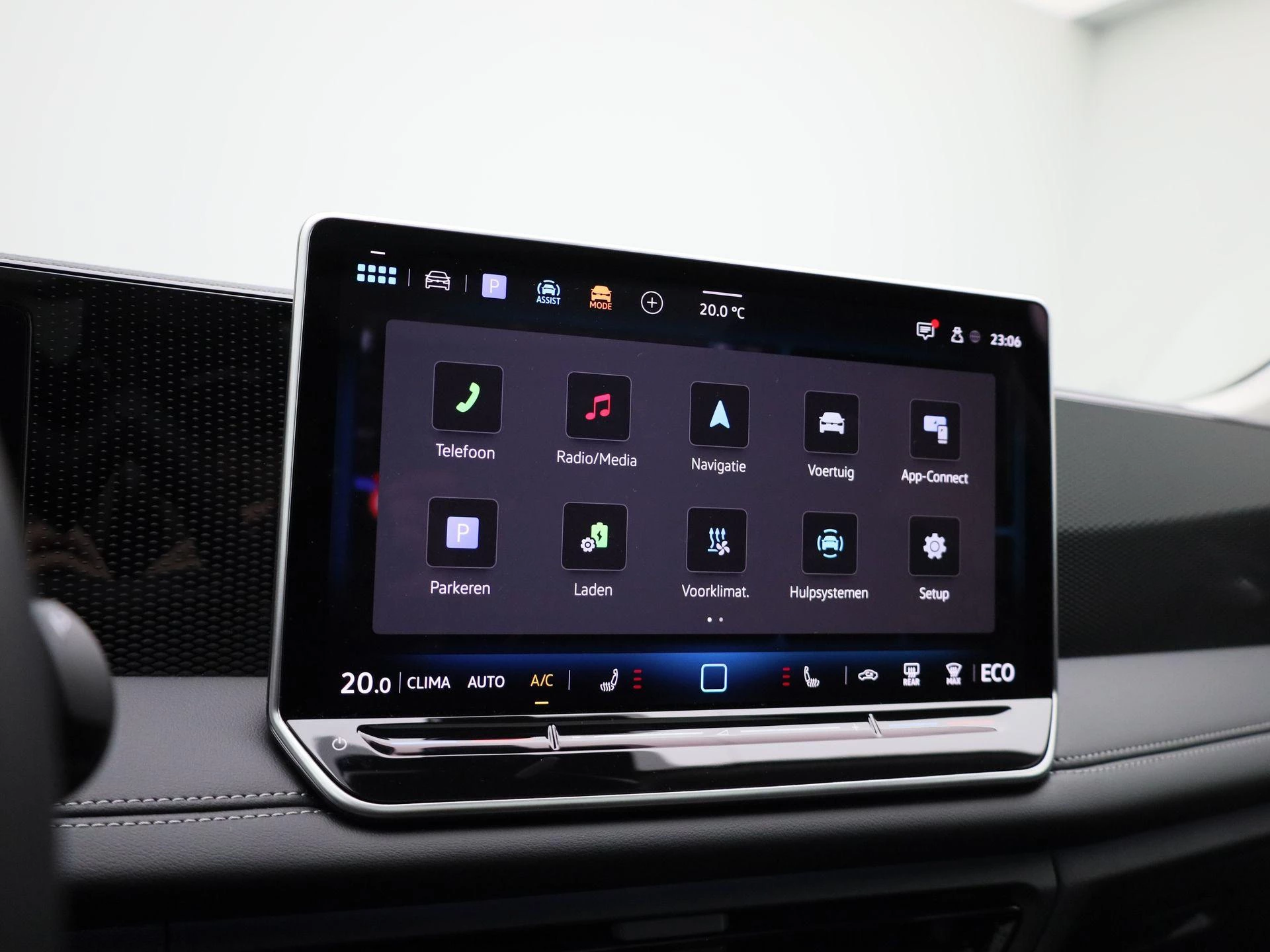 Volkswagen-Tiguan-image-27