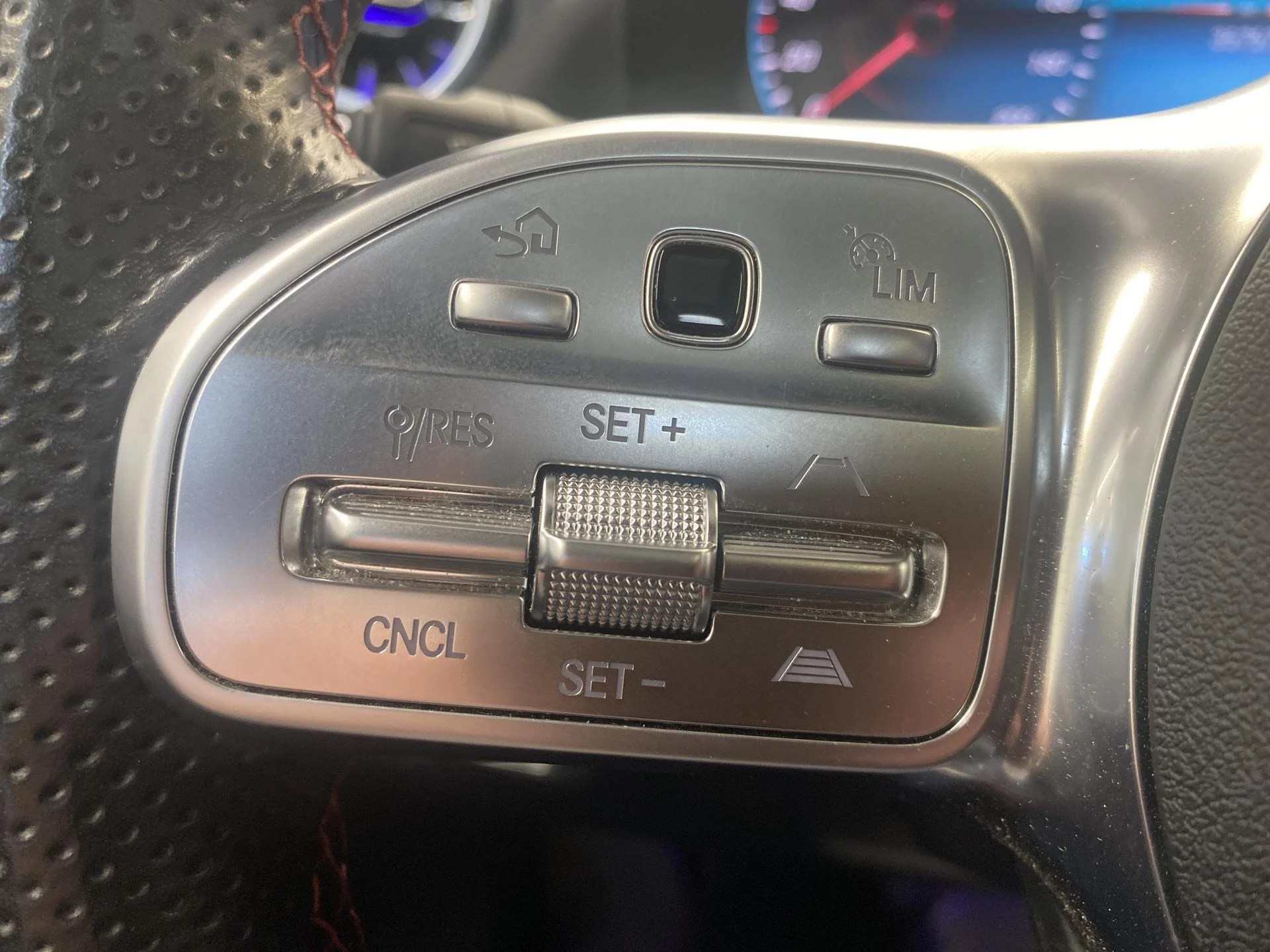 Mercedes-Benz-EQA-image-19
