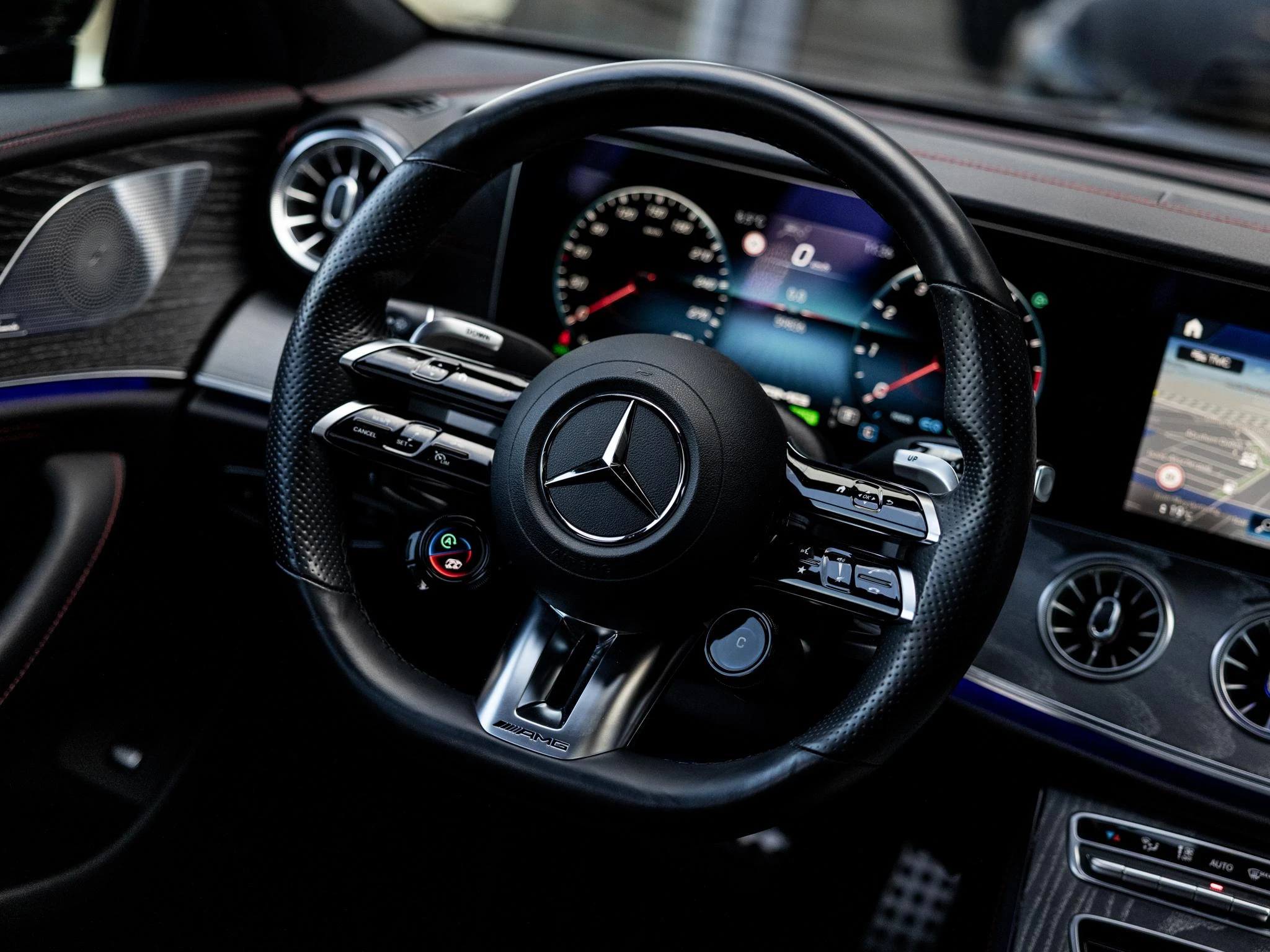 Mercedes-Benz-CLS-image-19