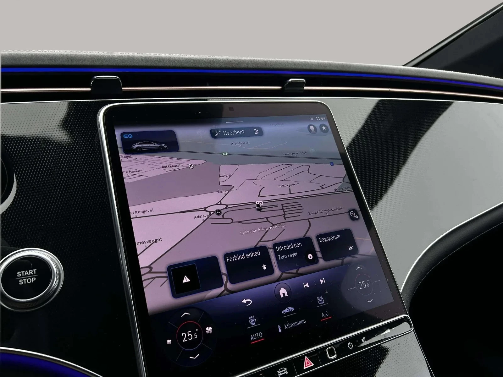 Mercedes-Benz-EQE-image-17