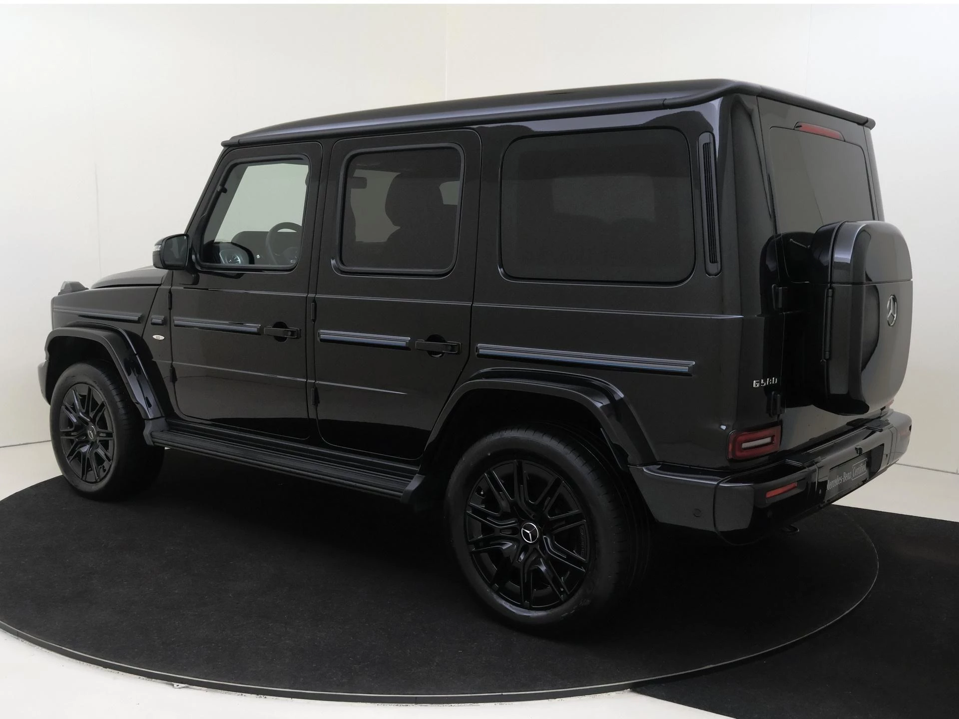 Mercedes-Benz-G-Klasse-image-2