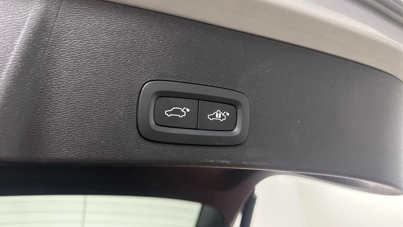 Volvo XC40 B4 Mild hybrid Petrol Ultra Dark