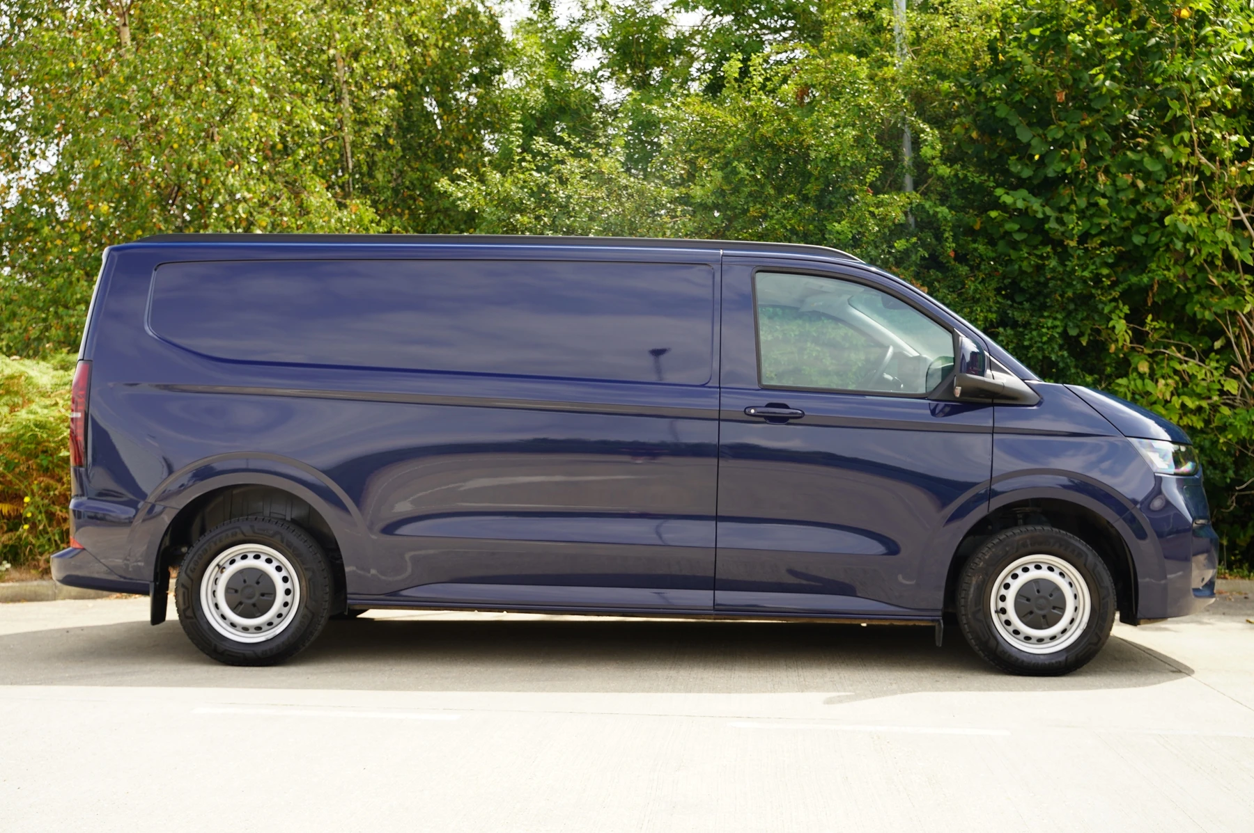 Volkswagen-Transporter-image-3
