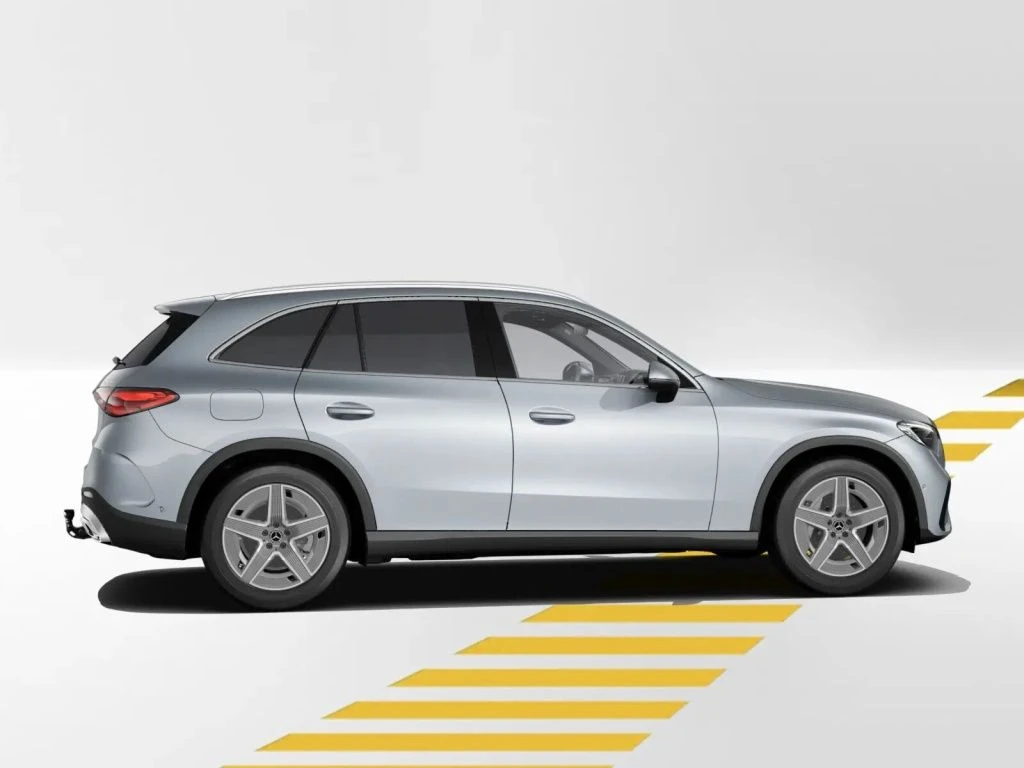 Mercedes-Benz-GLC 300 d-image-7