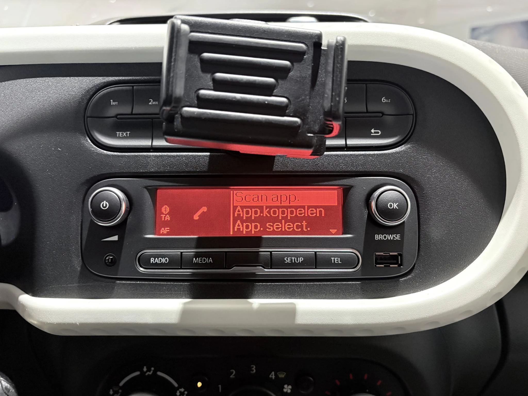 Renault-Twingo-image-23