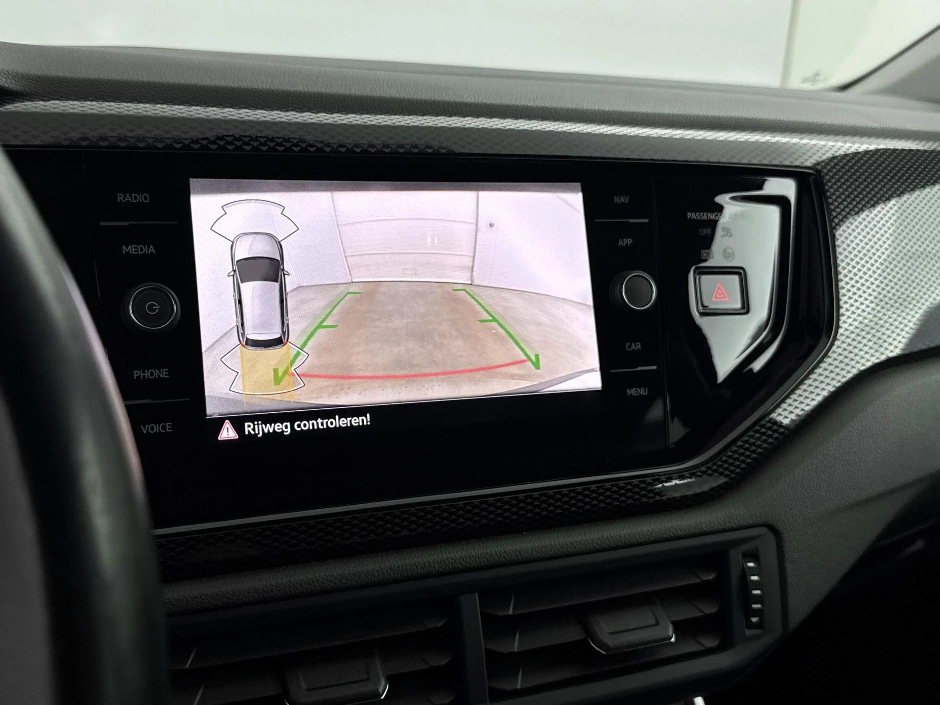 Volkswagen-Polo-image-10