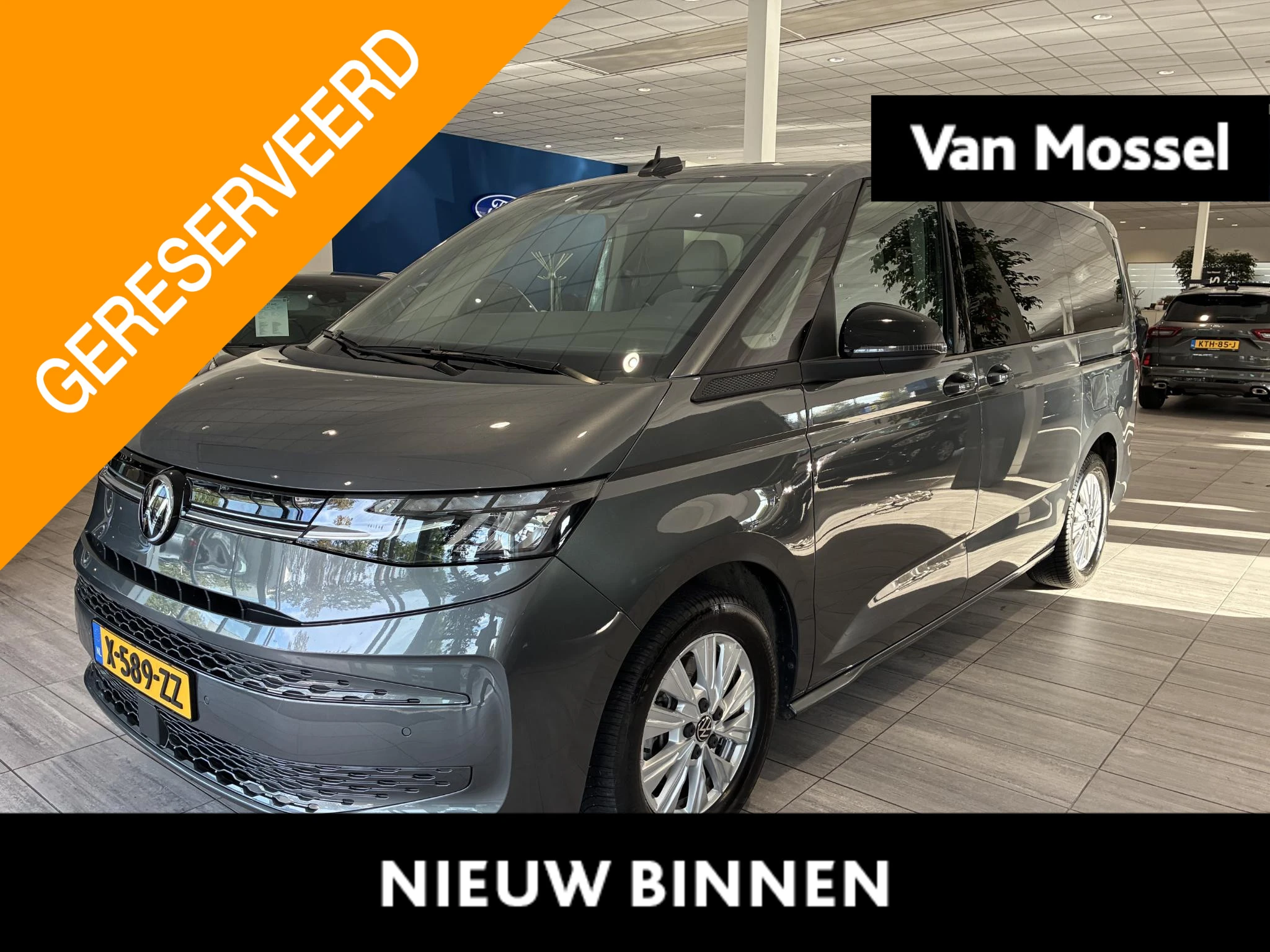 Volkswagen-Multivan-image-0
