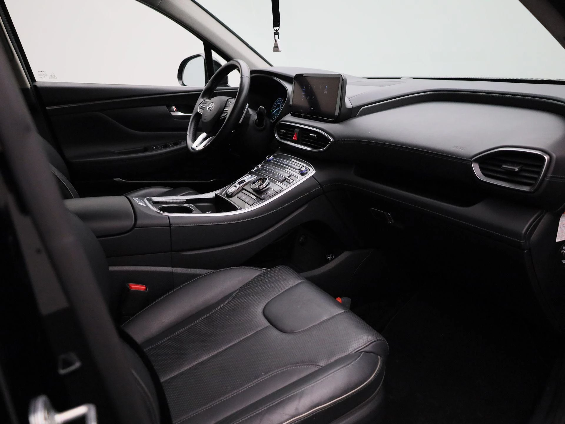 Hyundai-Santa Fe-image-38