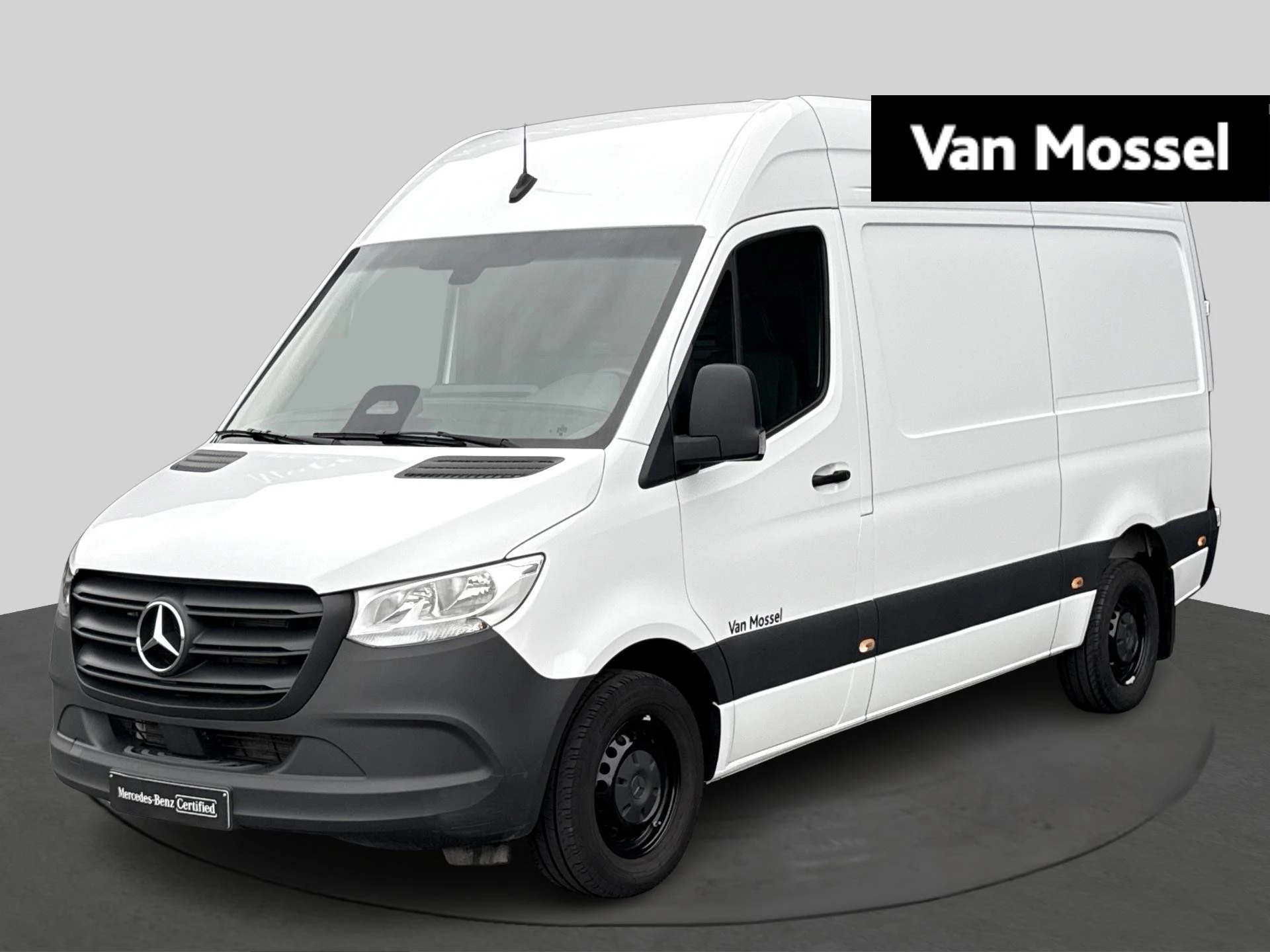 Mercedes-Benz-Sprinter-image-0