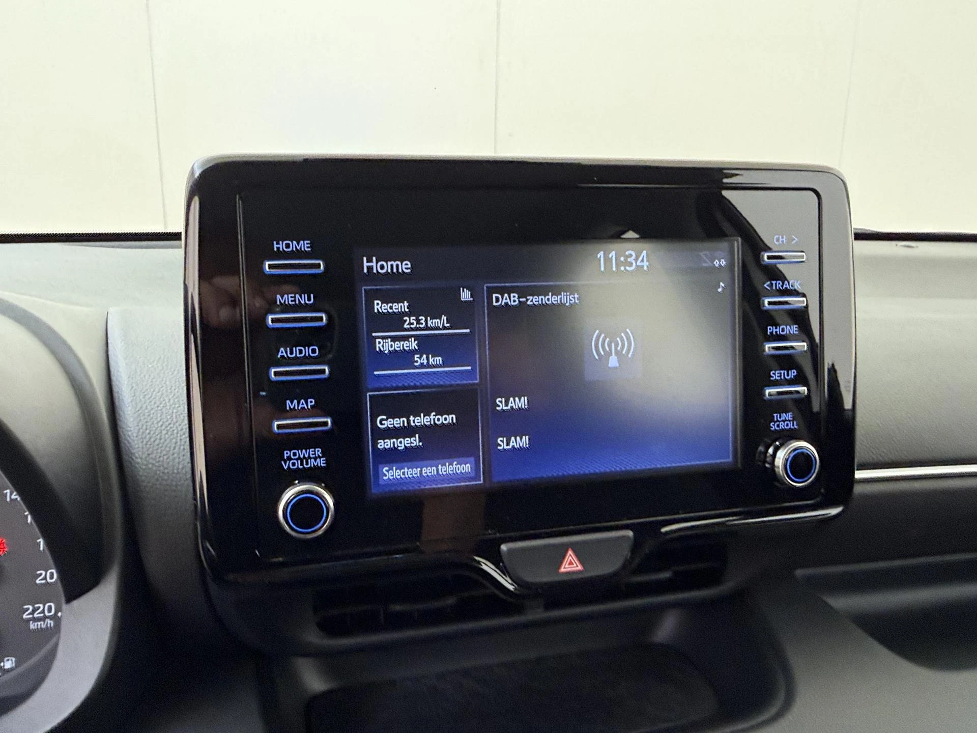 Mazda-2 Hybrid-image-16
