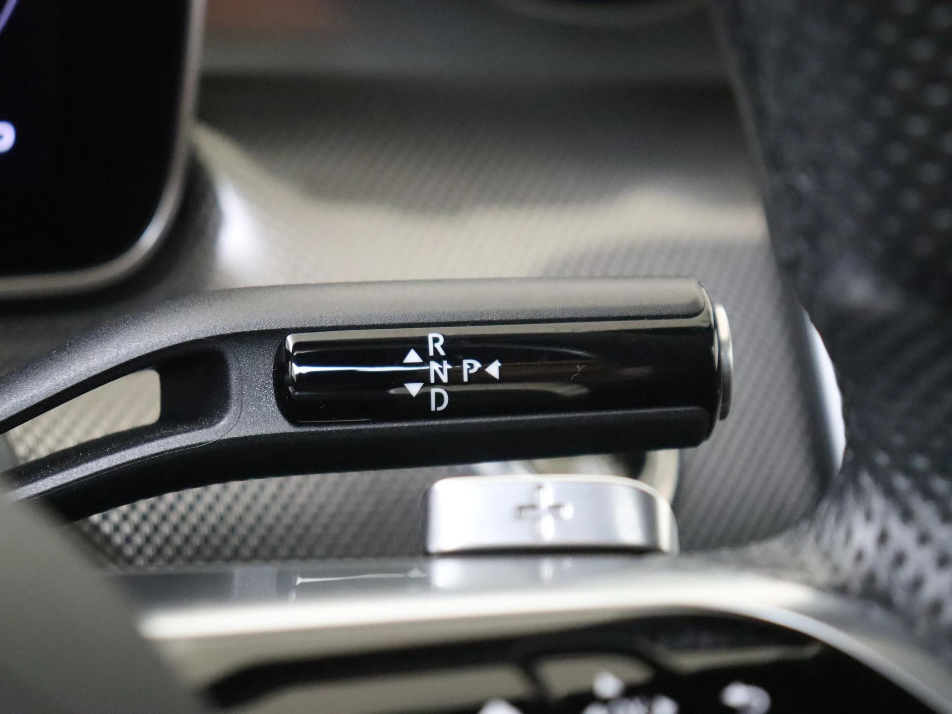 Mercedes-Benz-C-Klasse-image-14